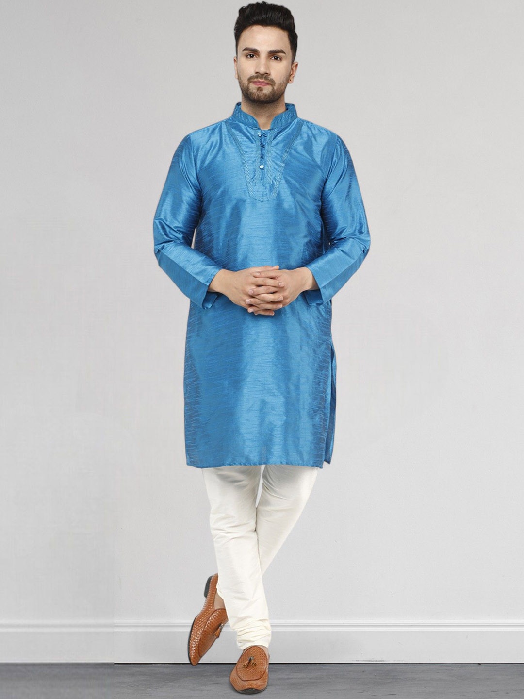 

SKAVIJ Men Ethnic Motifs Yoke Design Regular Thread Work Kurta with Churidar, Turquoise blue