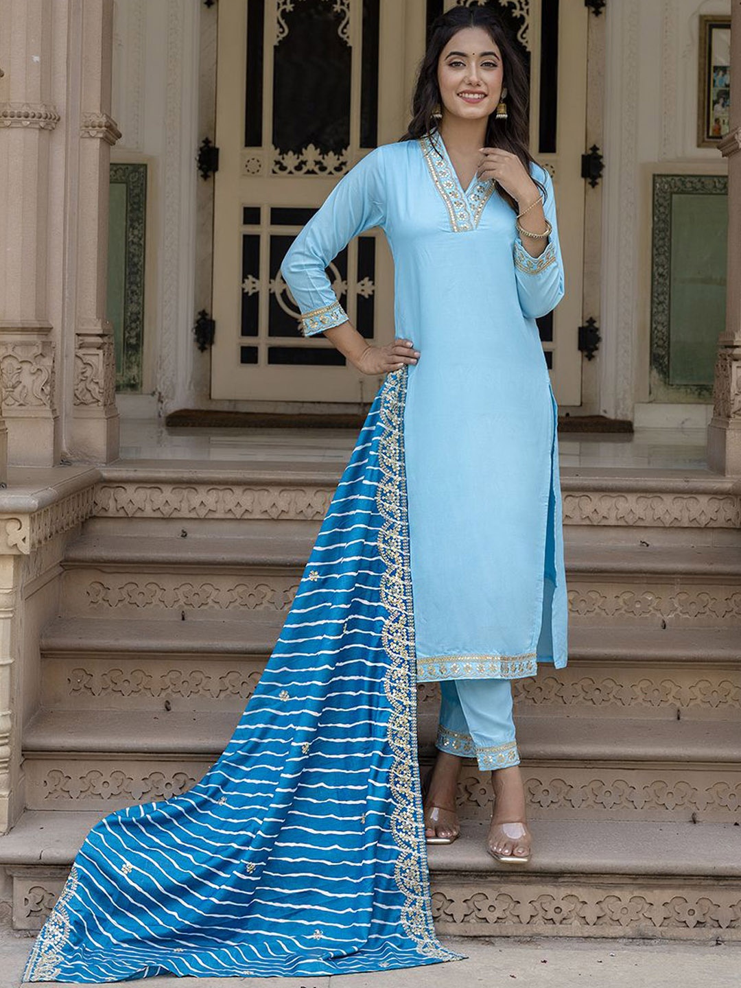 

Navlik Women Leheriya Yoke Design Regular Beads and Stones Kurta with Trousers & With Dupatta, Turquoise blue