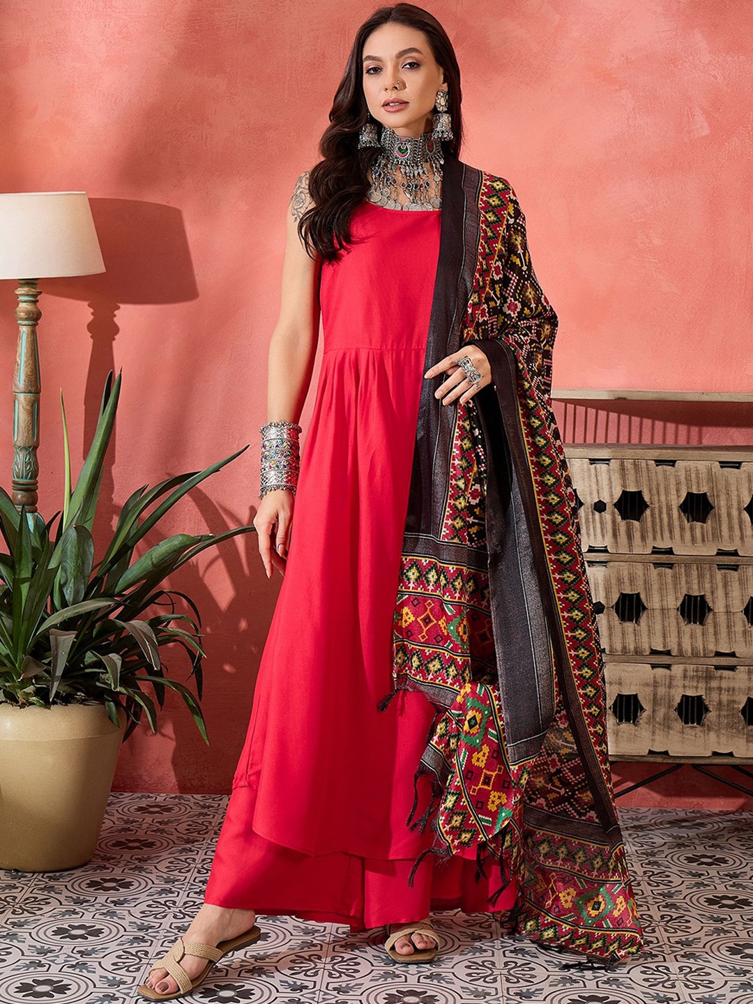 

InWeave Women Regular Kurta with Palazzos & With Dupatta, Red