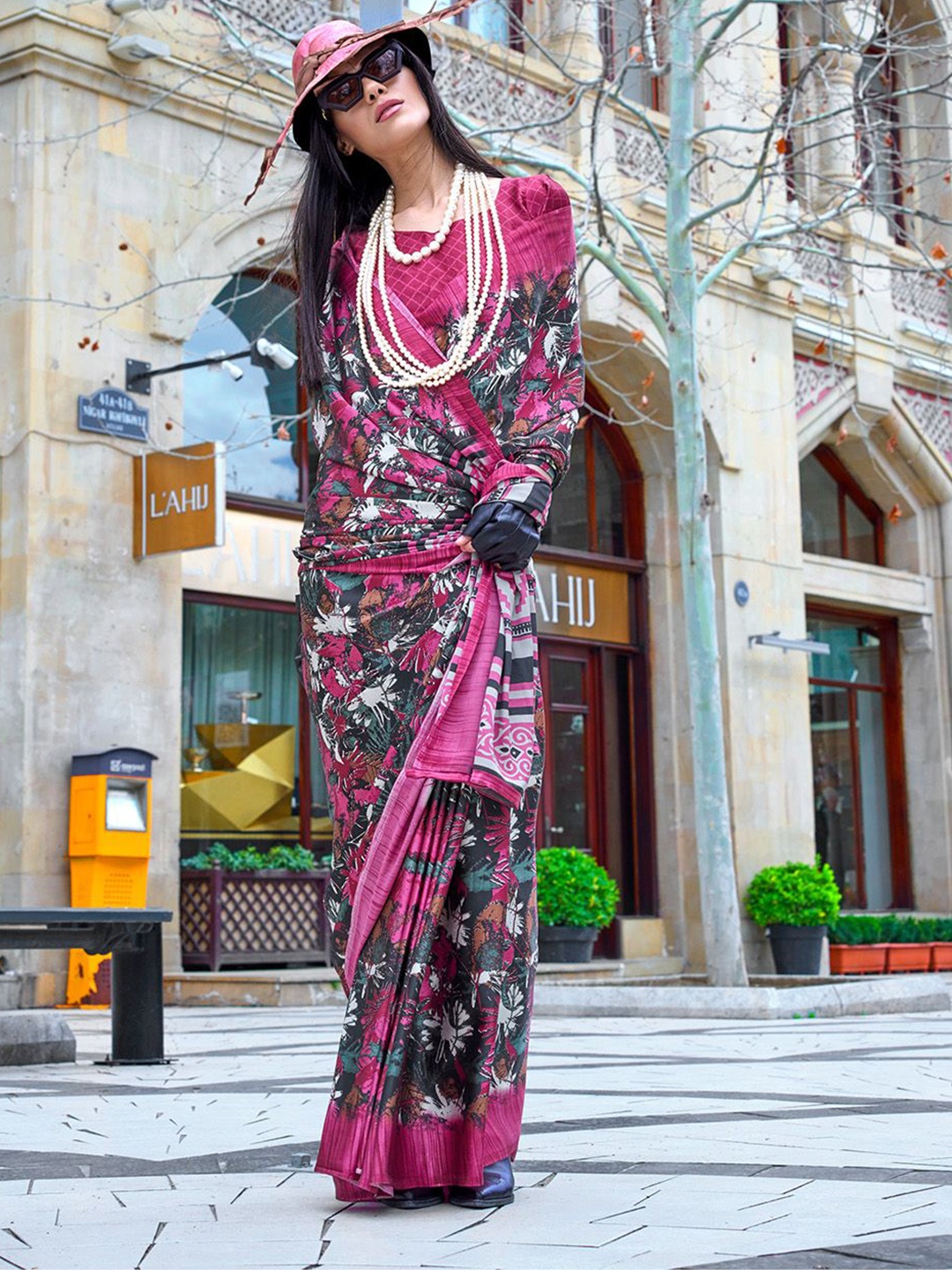 

Ishin Floral Printed Satin Saree, Pink