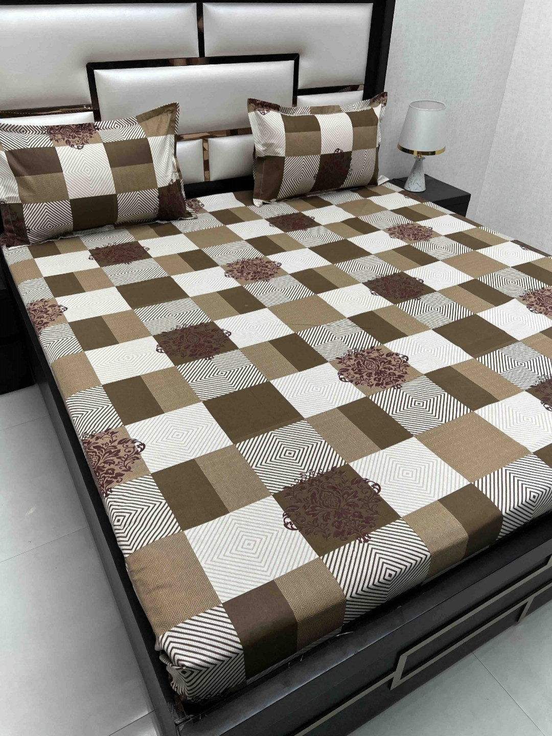 

Pure Decor Olive Green Geometric Pure Cotton 350 TC Queen Bedsheet Set 2.25 m x 2.57 m