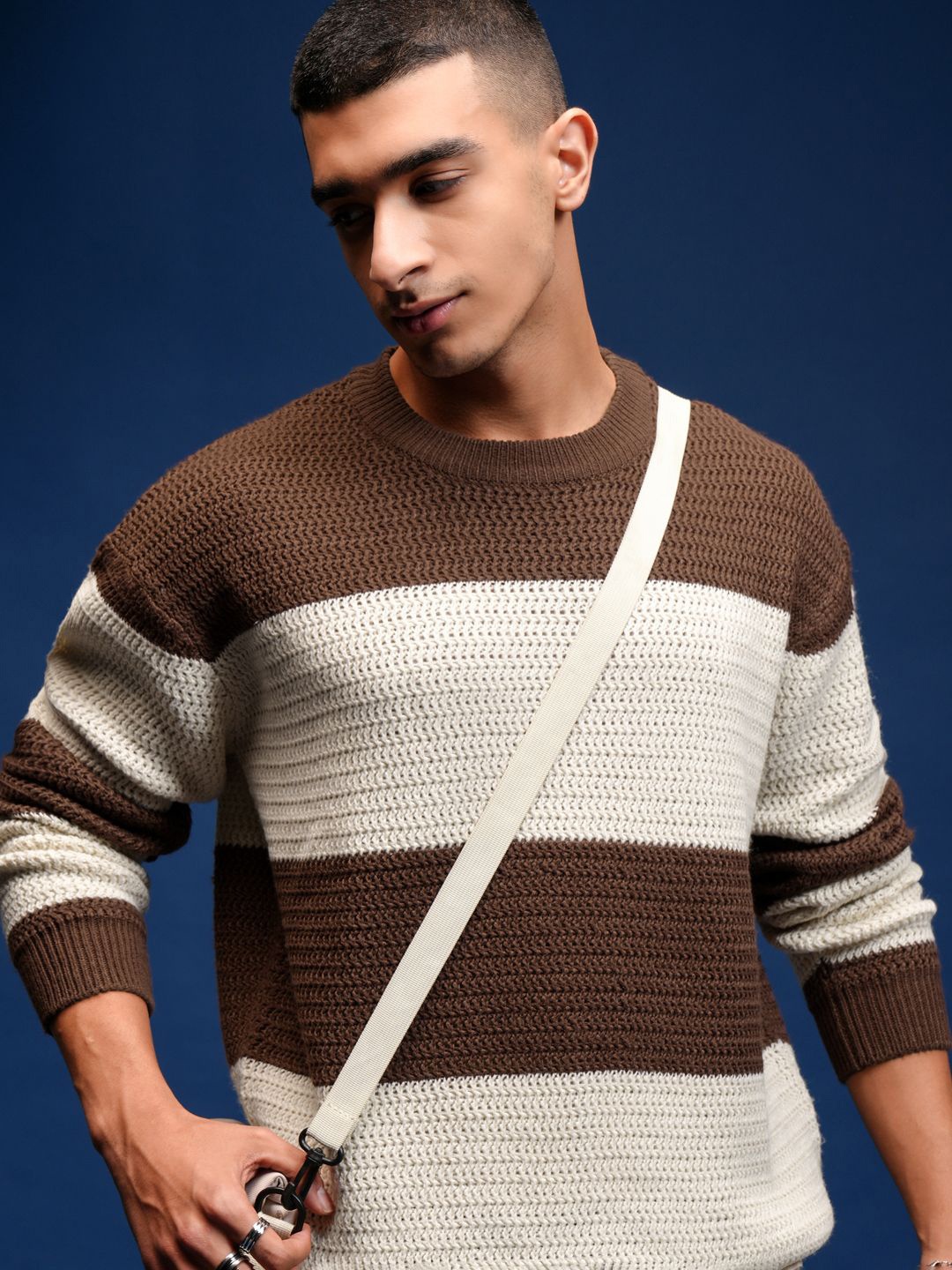 

HIGHLANDER Men Colourblocked Pullover Sweaters, Brown