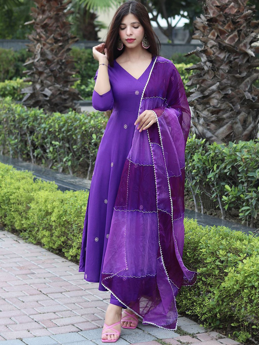 

DIVASTRI Women Floral Embroidered Regular Kurta with Trousers & With Dupatta, Purple