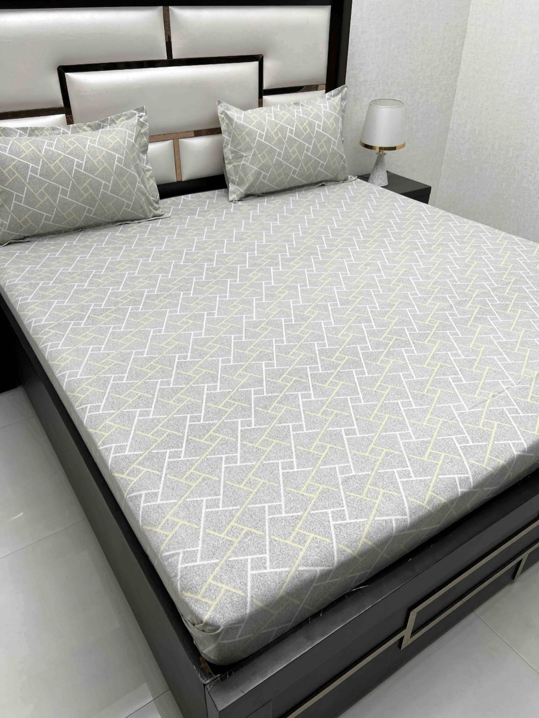 

Pure Decor Passion Grey Geometric Pure Cotton 300TC Queen Bedsheet Set 2.27 m x 2.55 m