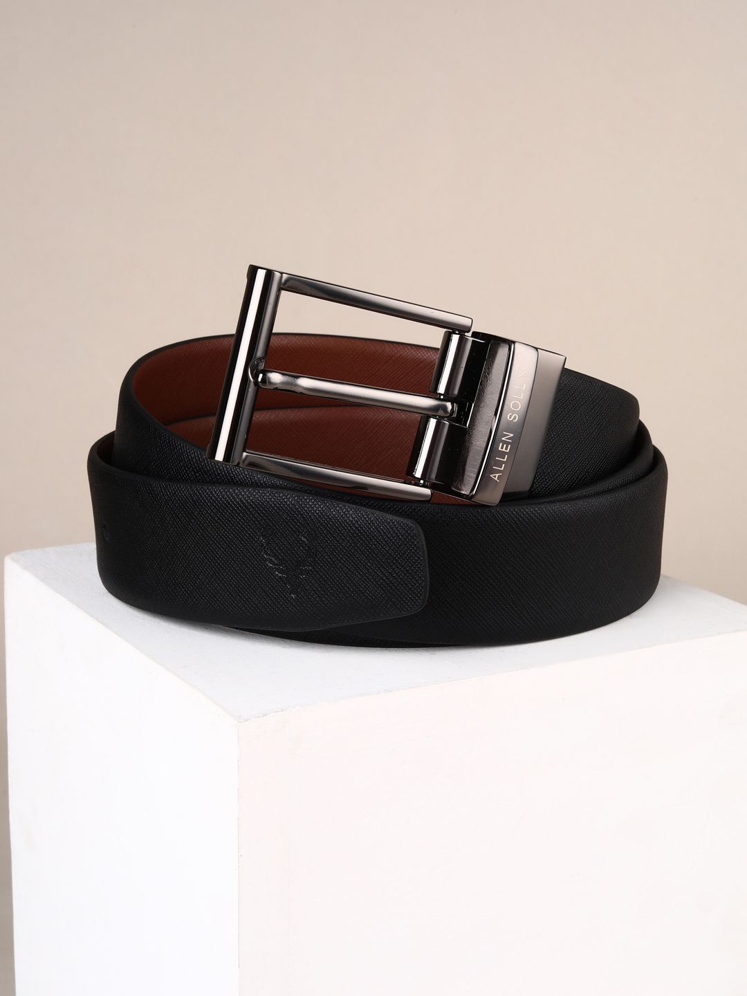 

Allen Solly Men Textured Leather Reversible Belt, Black