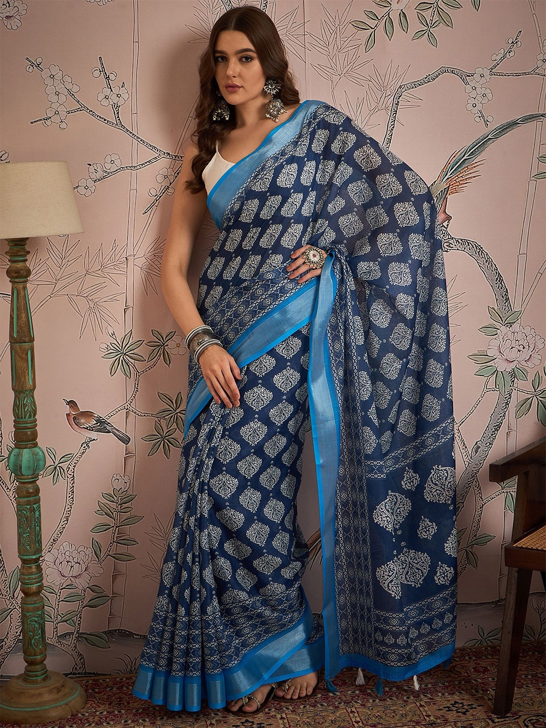 

Ariya Prints Ajrak Block Zari Linen Blend Saree, Navy blue