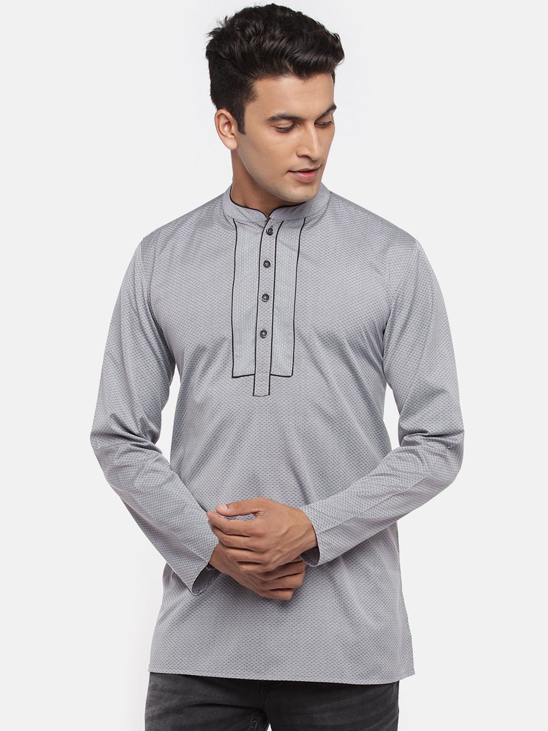 

ARCHATTIRE Men Chikankari Kurta, Grey
