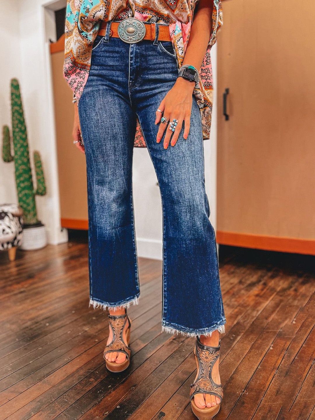 

StyleCast Women Light Fade Mid-Rise Cotton Jeans, Blue