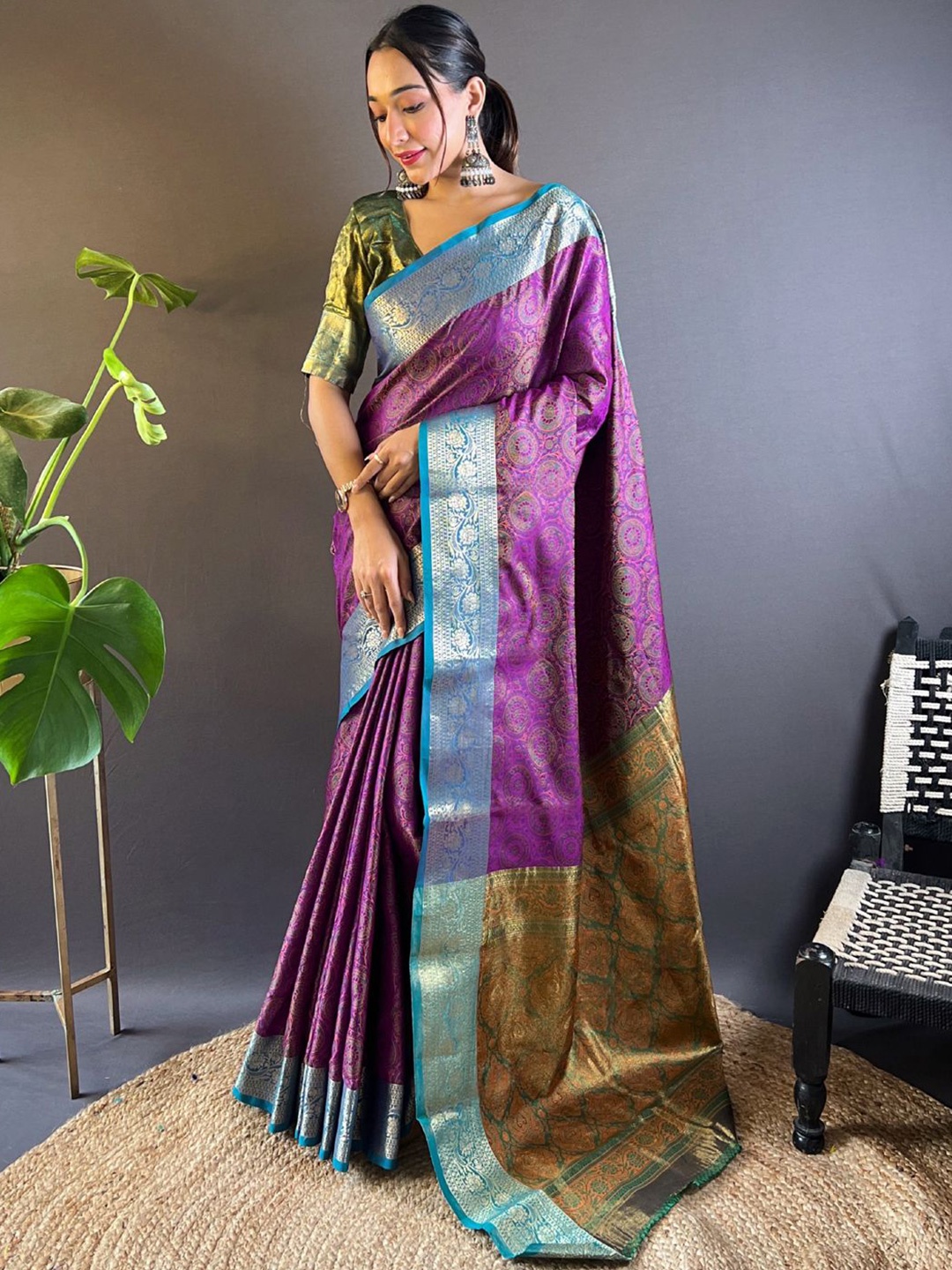 

Mitera Woven Design Zari Saree, Purple