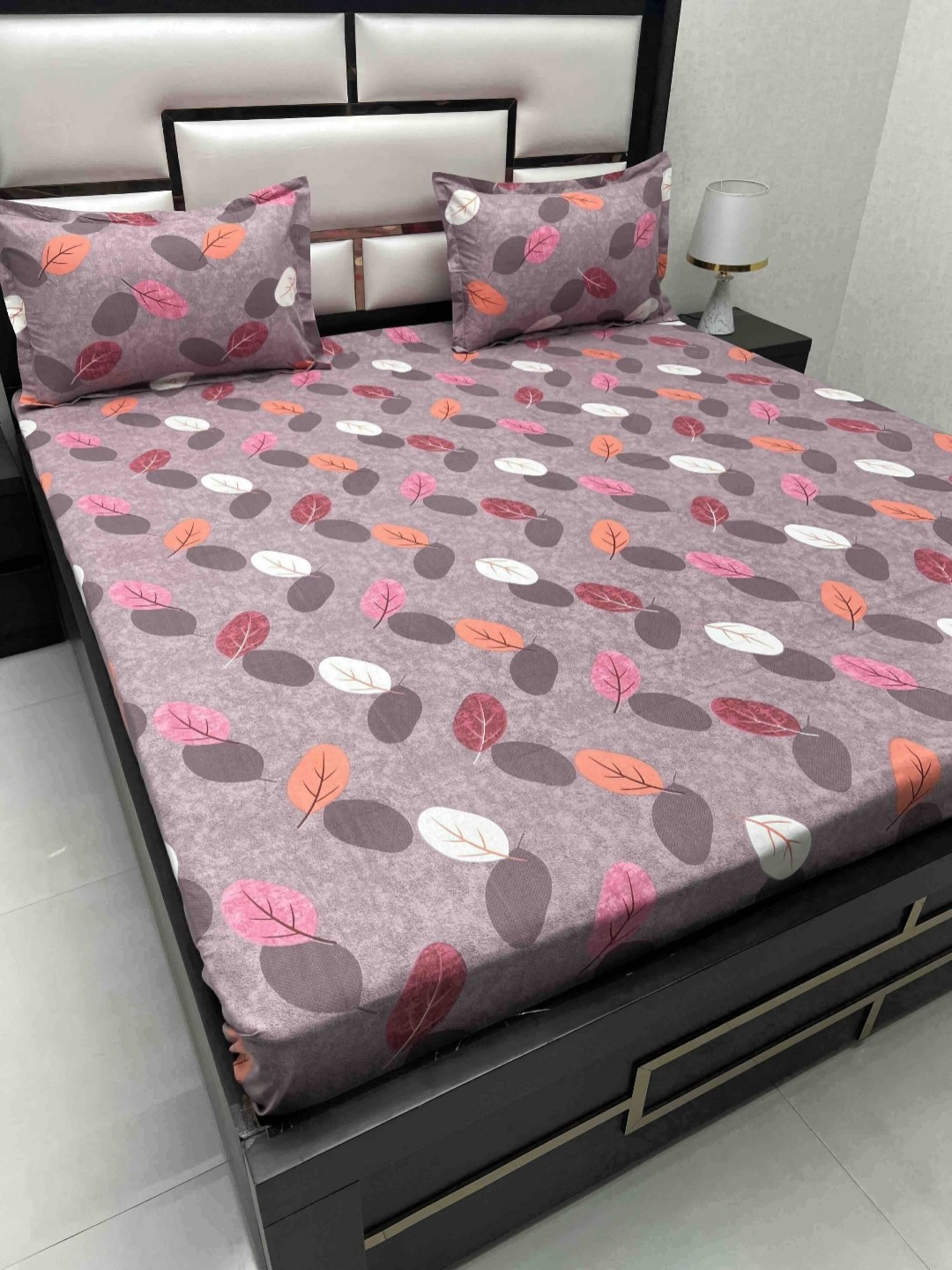

Pure Decor Passion Purple Floral 210 TC Queen Bedsheet Set 2.25 m x 2.55 m