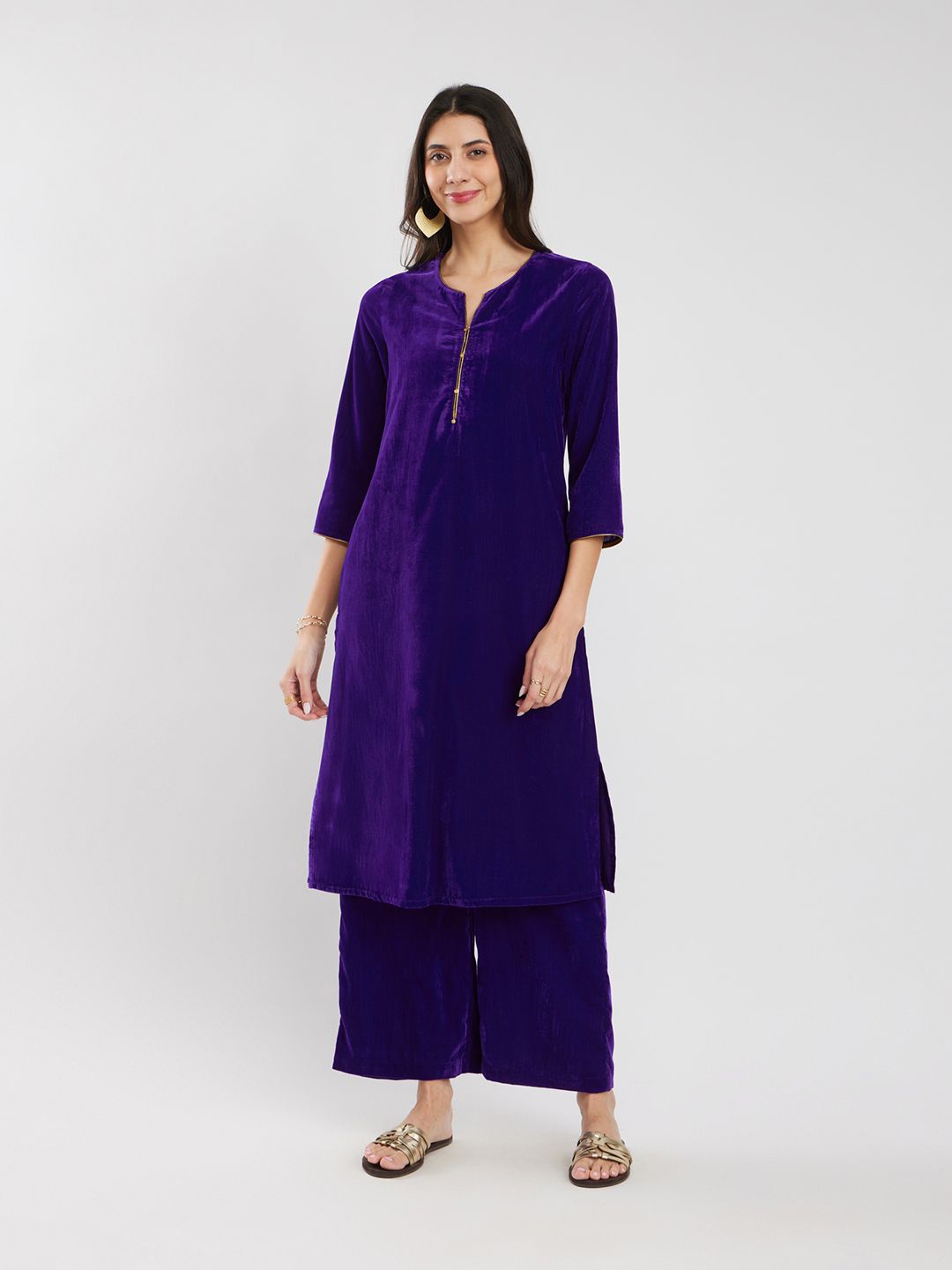 

Pink Fort Women Regular Velvet Kurta with Trousers, Purple