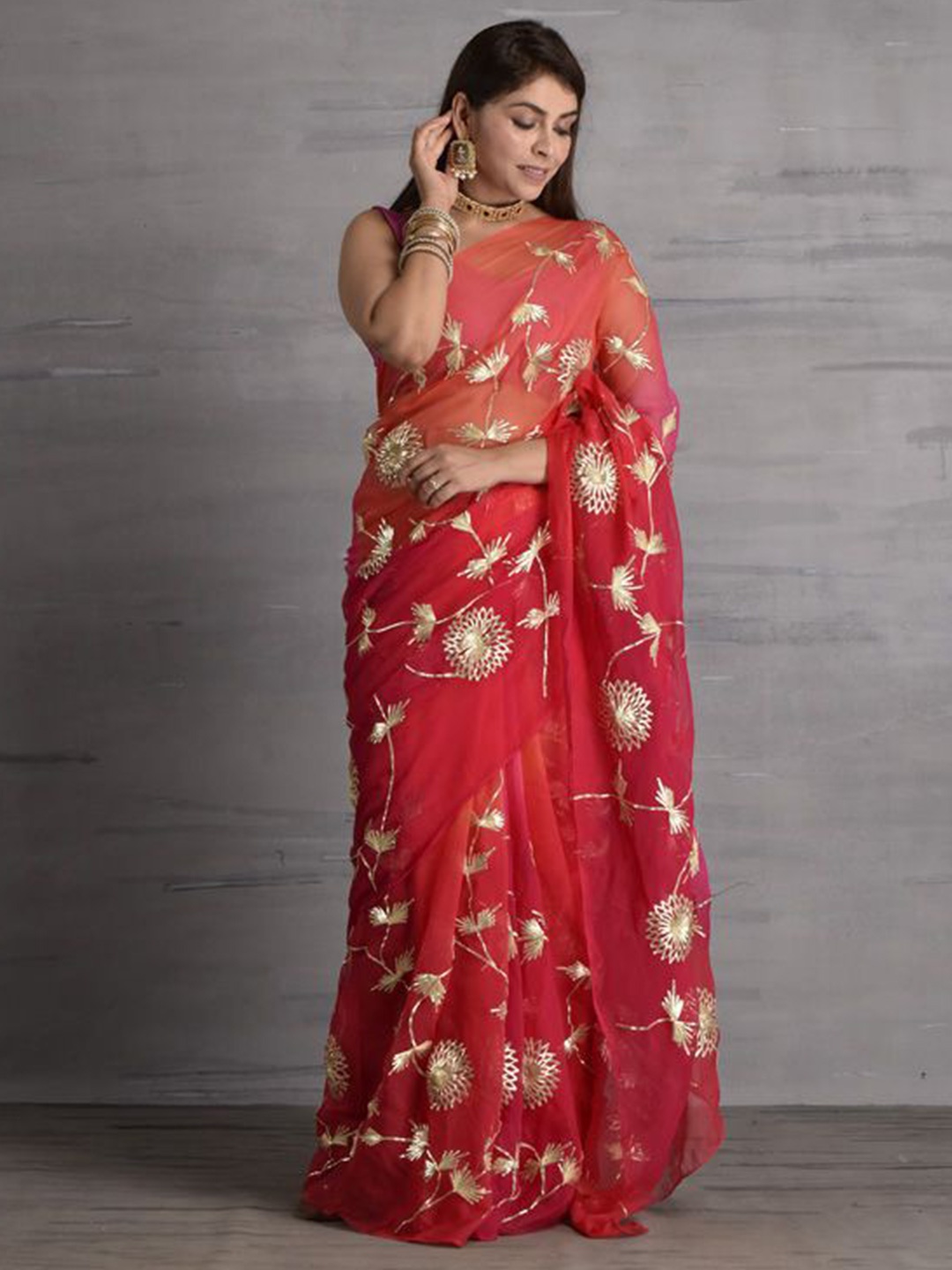 

sutra attire Embellished Gotta Patti Pure Chiffon Saree, Pink