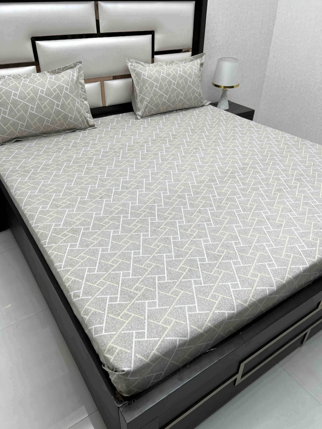

Pure Decor Brown&White Geometric 300 TC Queen Bedsheet with 2 Pillow Covers- 2.27 x 2.55 m