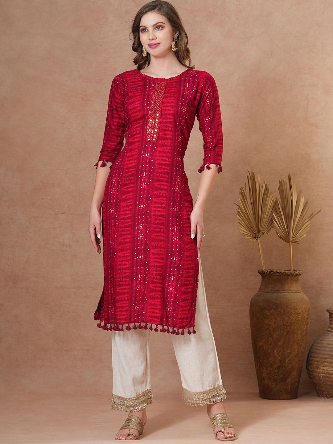 

FASHOR Women Bandhani Printed Mirror Work Kurta, Maroon