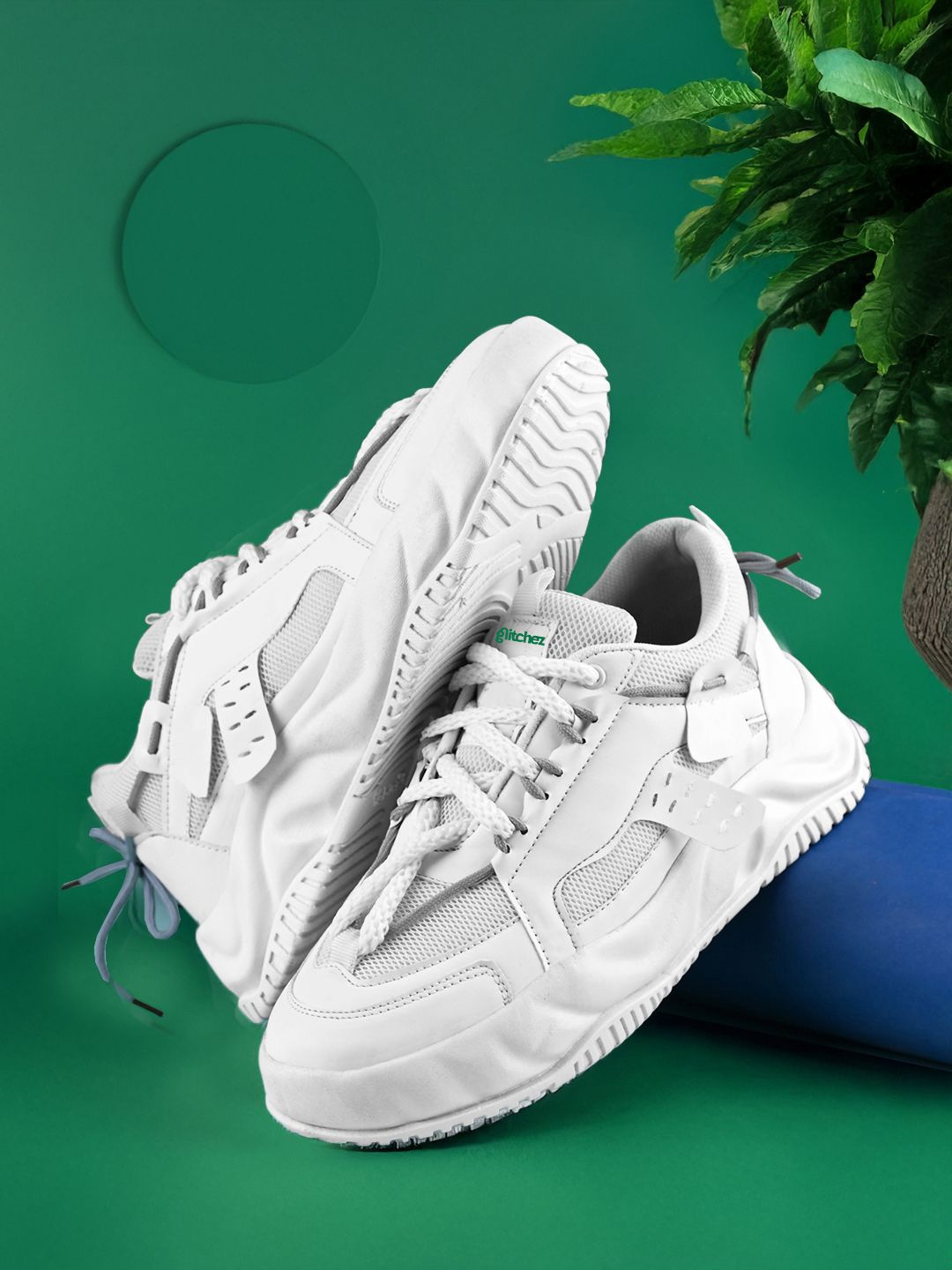 

glitchez Men Sneakers, White