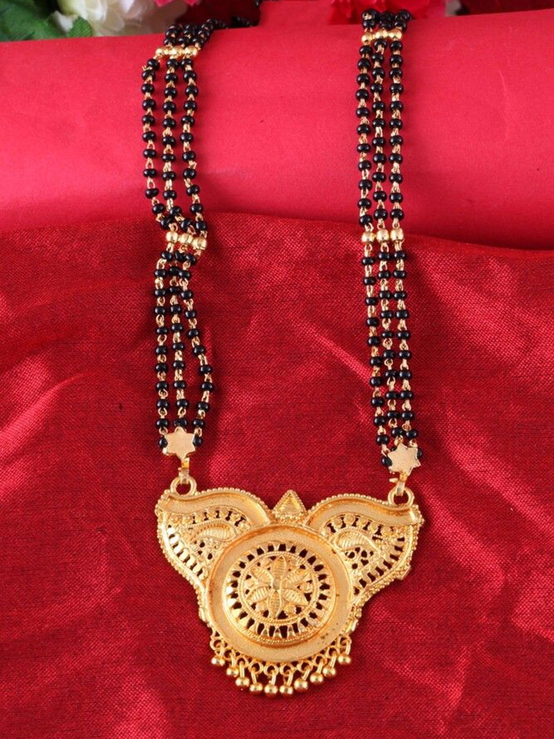 

DIVASTRI Gold-Plated Artificial Beads Mangalsutra