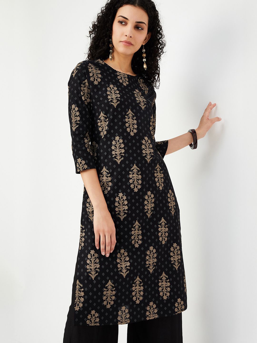 

max Women Floral Printed Mirror Work Kurta, Black