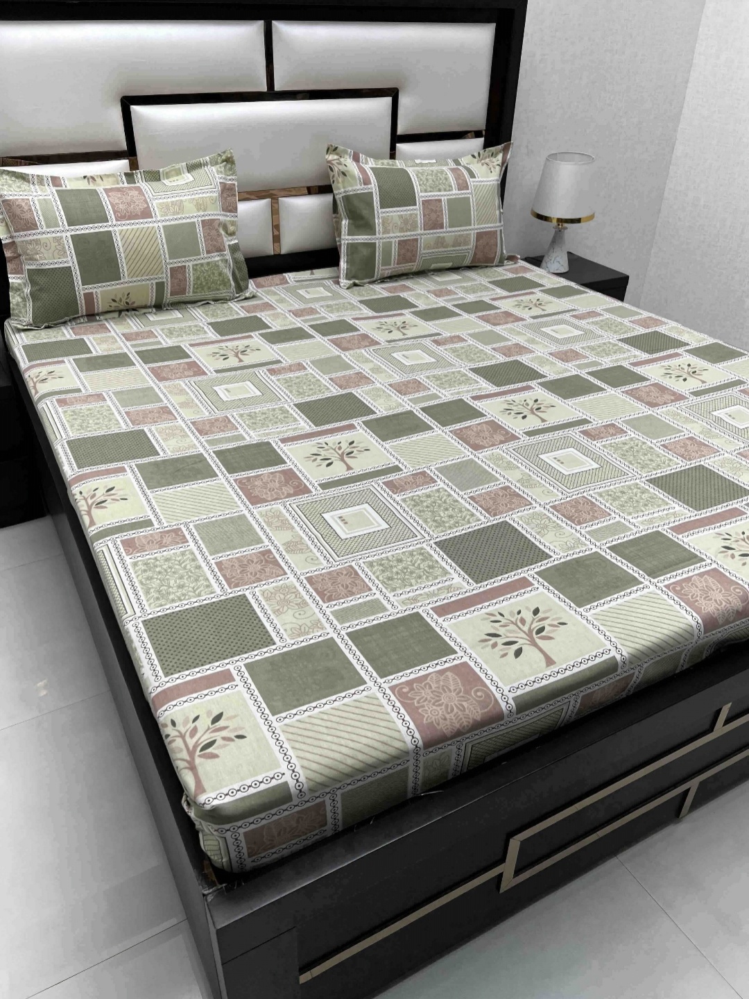

Pure Decor Passion Green Ethnic Motifs Pure Cotton 250TC Queen Bedsheet Set 2.26 m x 2.57m