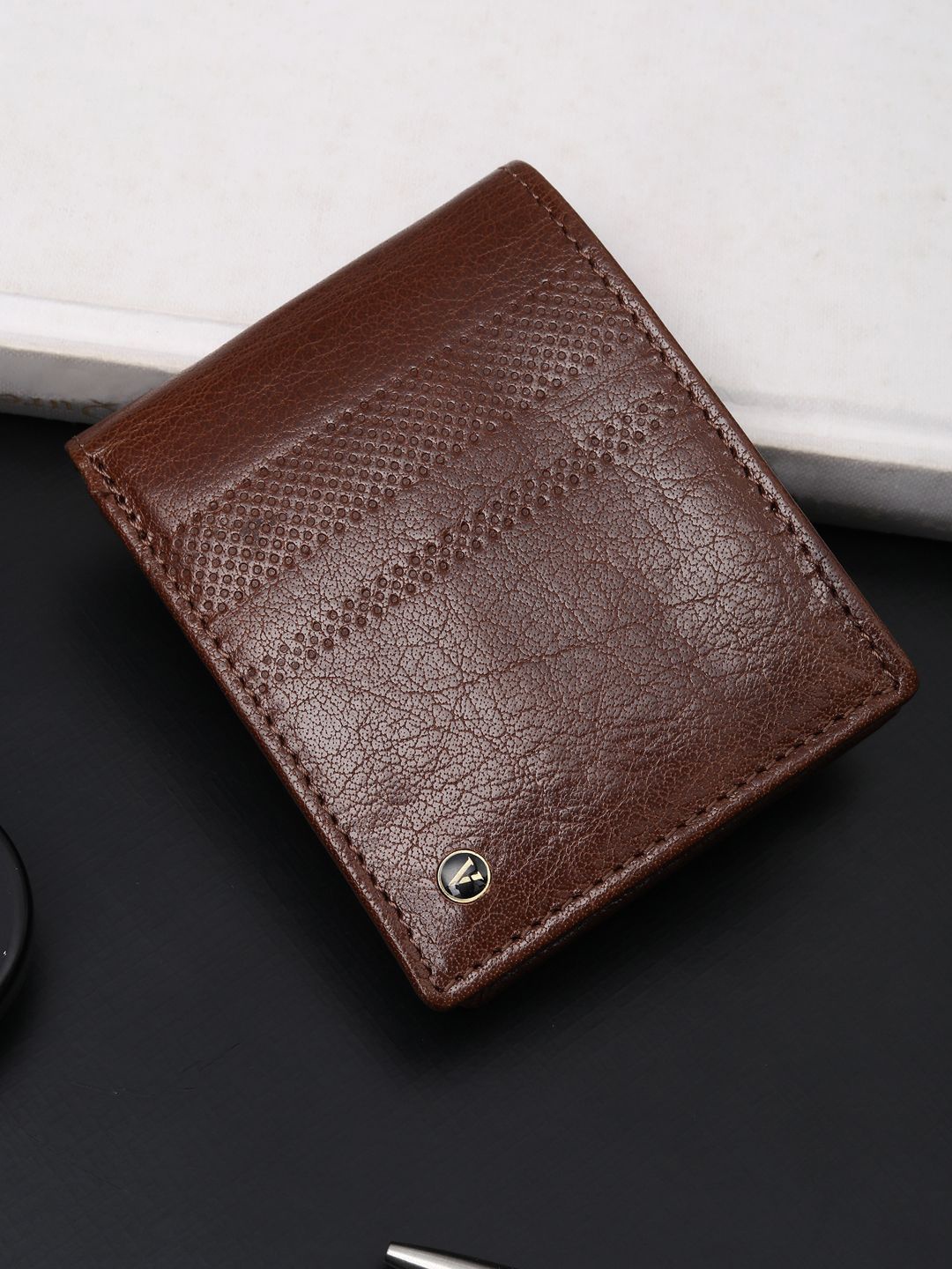 

Van Heusen Men Textured Leather Two Fold Wallet, Brown