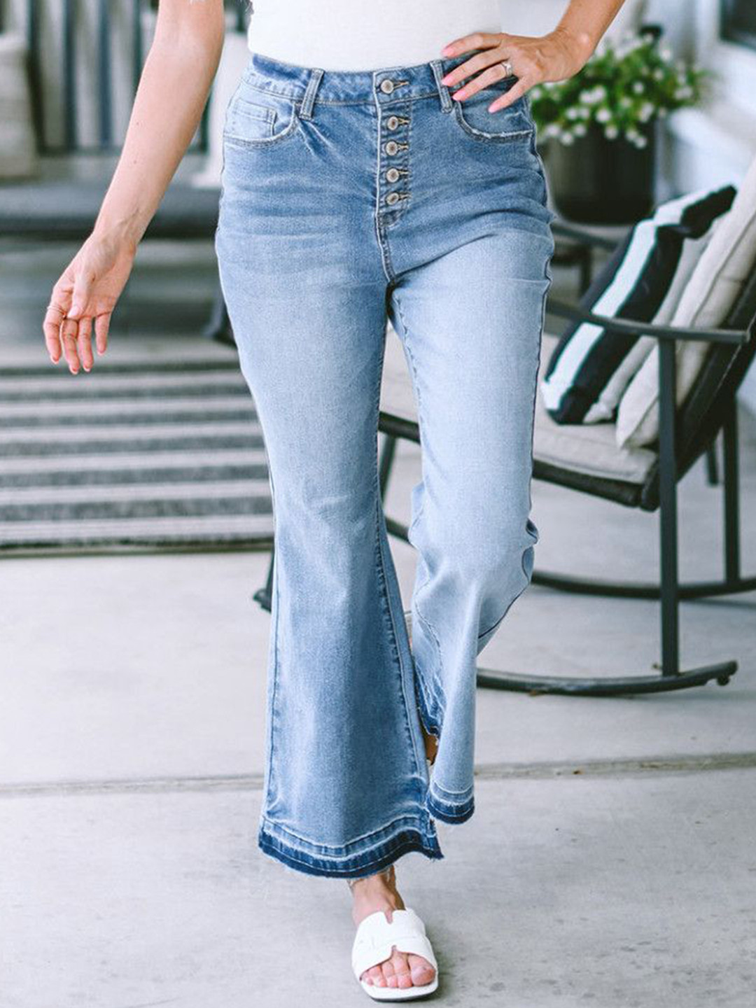 

StyleCast Women High-Rise Heavy Fade Jeans, Blue