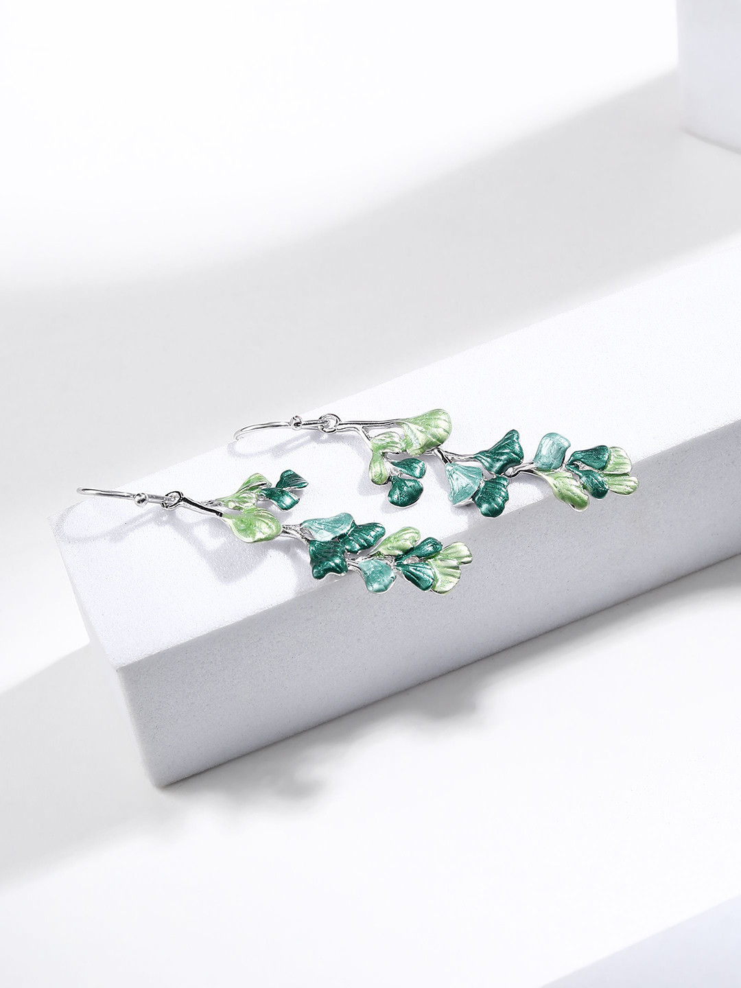 

DIAVO Rhodium Plated 925 Sterling Silver Contemporary Drop Earrings