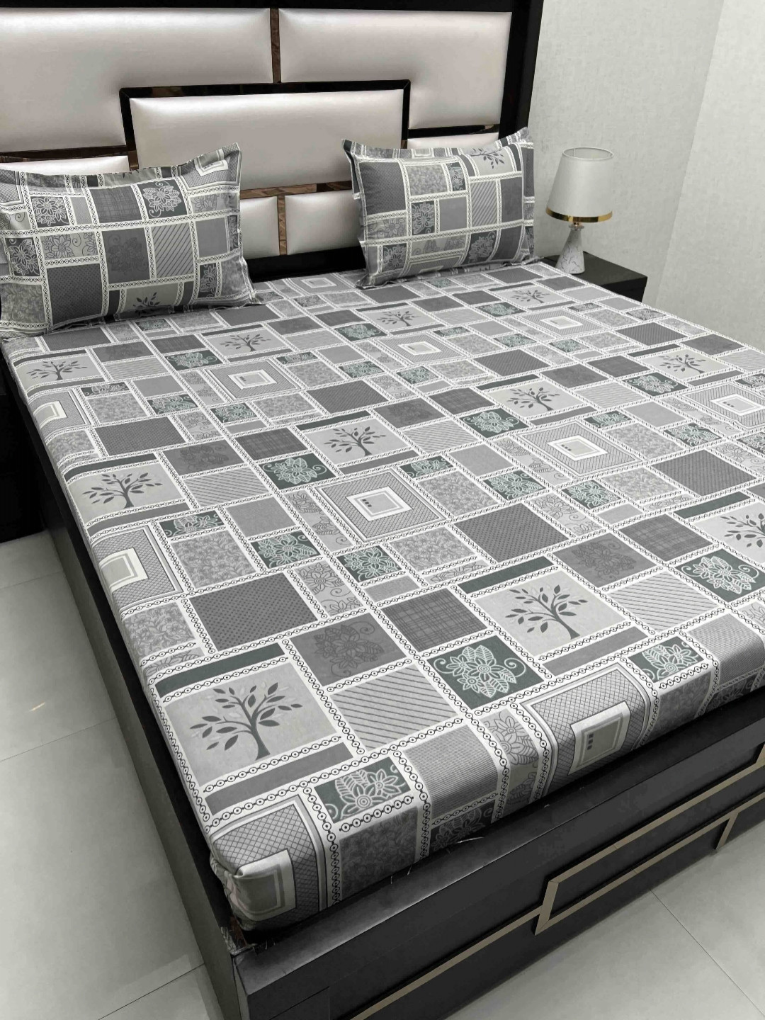 

Pure Decor Passion Grey Printed Pure Cotton 250 TC Queen Bedsheet Set 2.26 m x 2.57 m