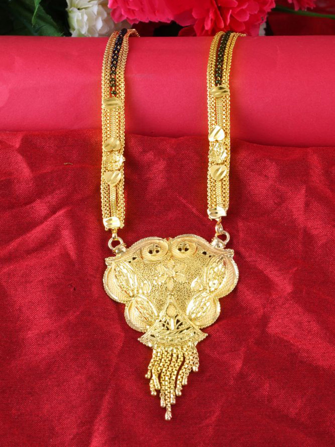 

DIVASTRI Gold-Plated Artificial Beads Mangalsutra