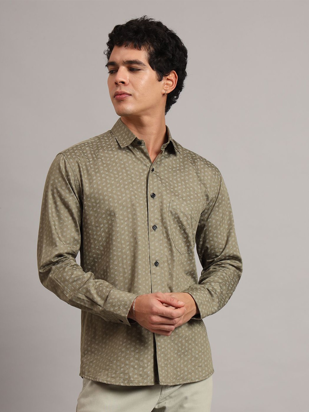 

TAHVO Men Comfort Opaque Printed Casual Shirt, Brown