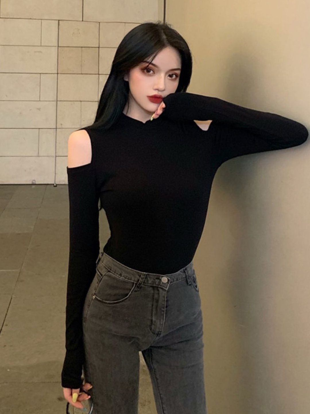 

StyleCast Extended Sleeves Top, Black