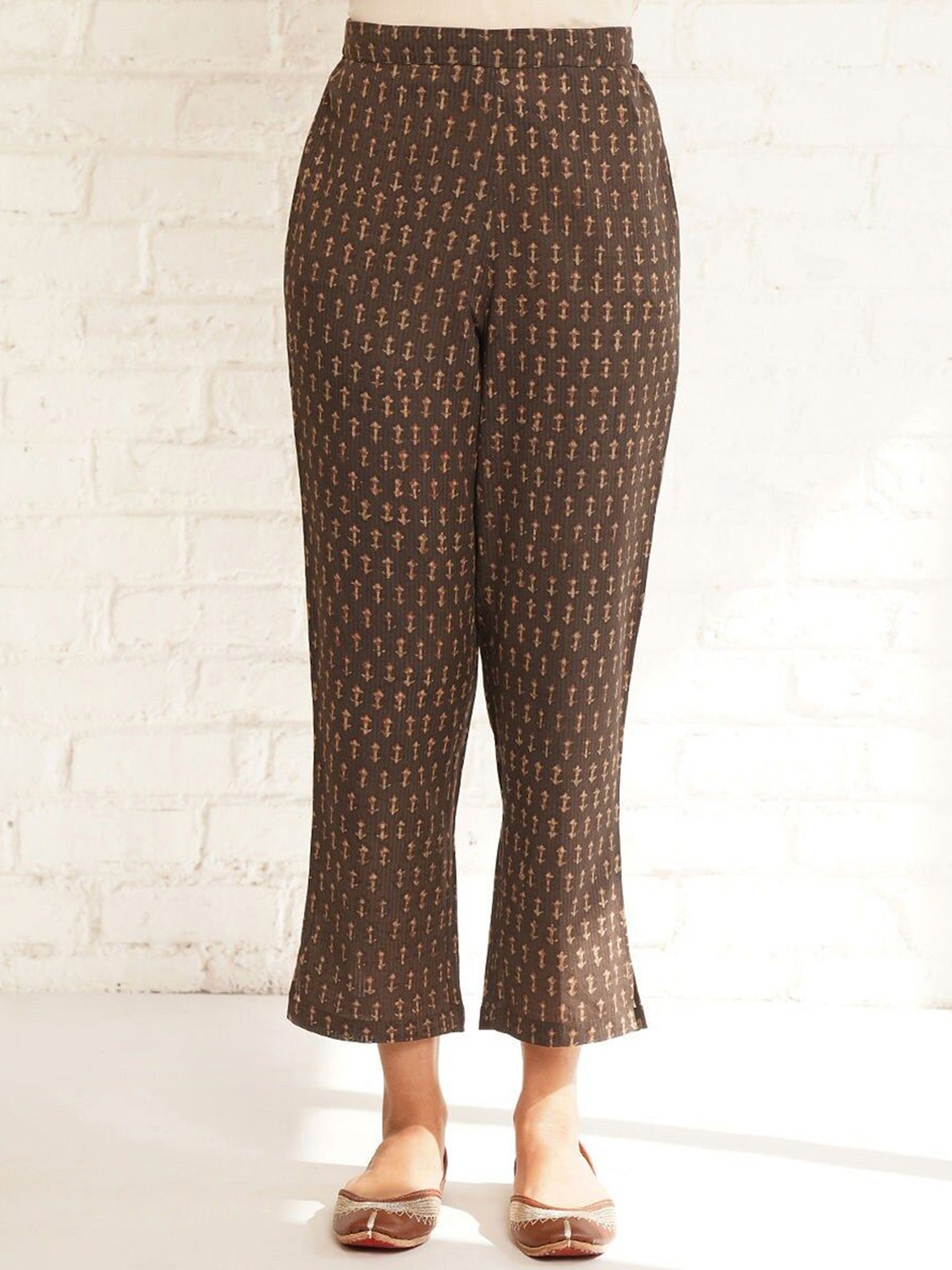 

JAYPORE Women Textured Printed Trousers, Beige