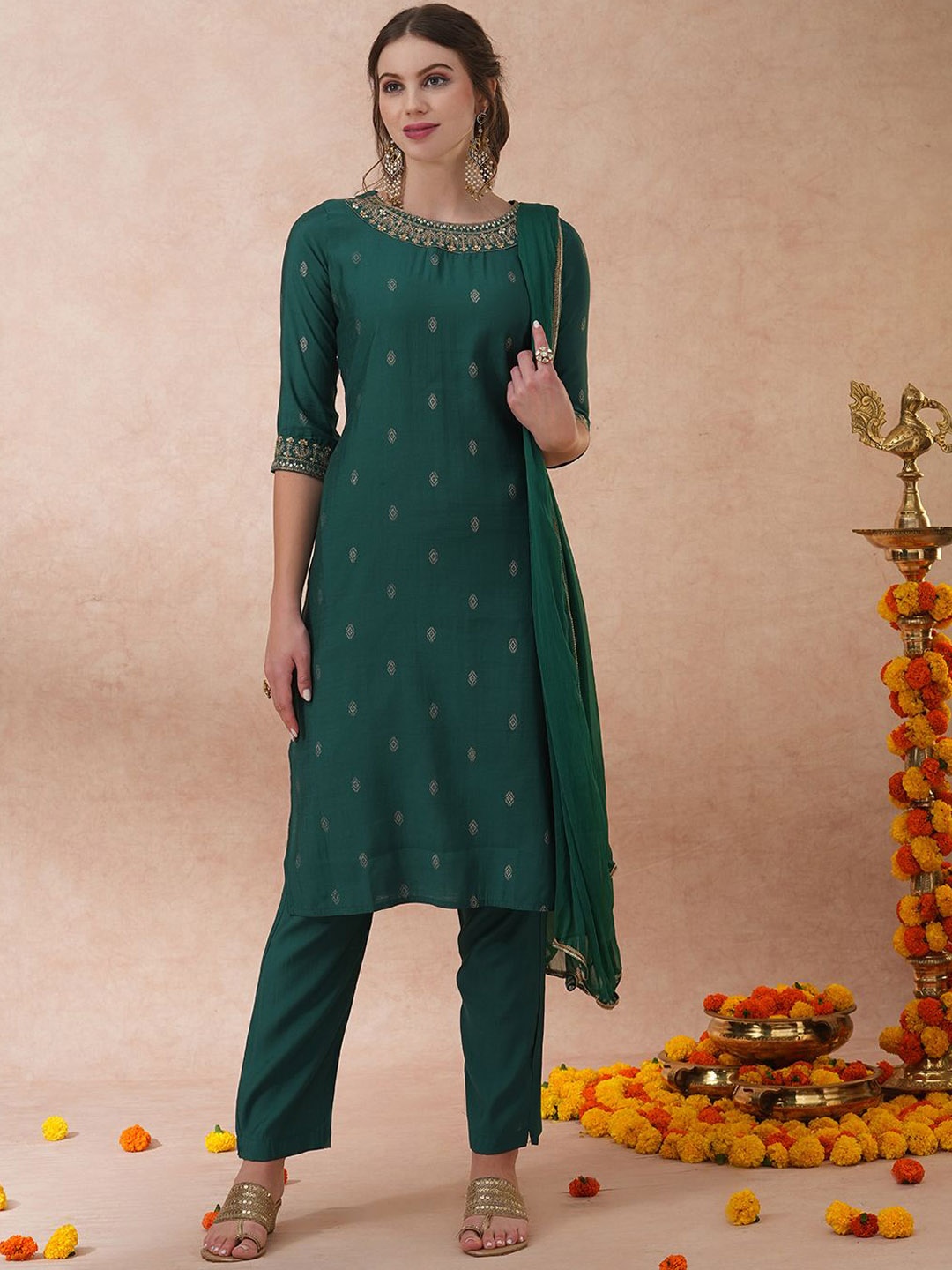 

FASHOR Women Ethnic Embroidered Straight Fit Kurta With Trousers & Dupatta, Green