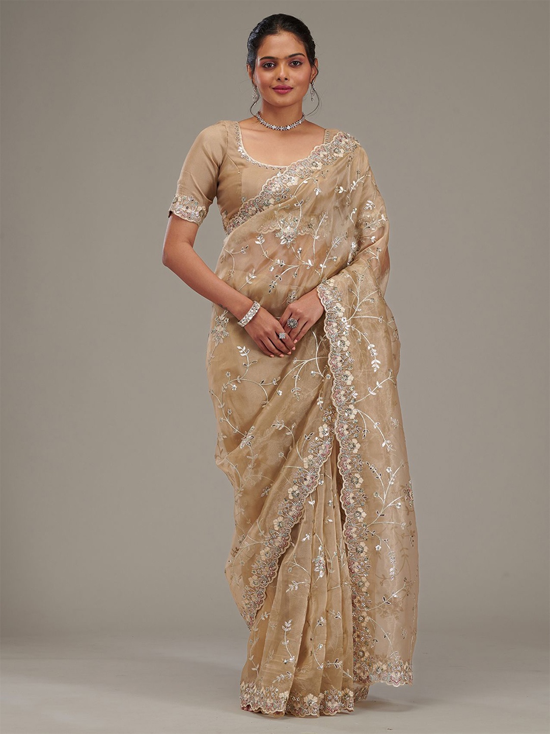 

Koskii Embroidered Tissue Saree, Beige