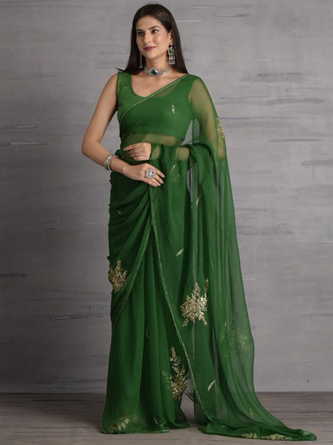 

sutra attire Embellished Sequinned Pure Chiffon Saree, Green