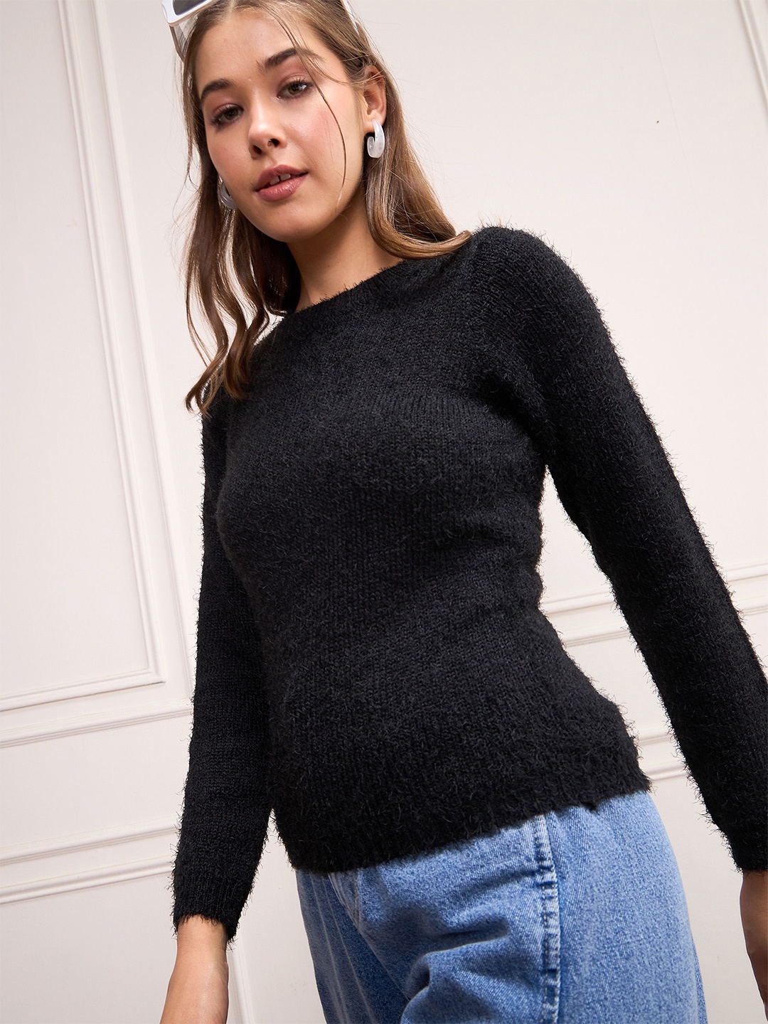 

SASSAFRAS Women Woollen Crop Pullover with Fuzzy Detail, Black