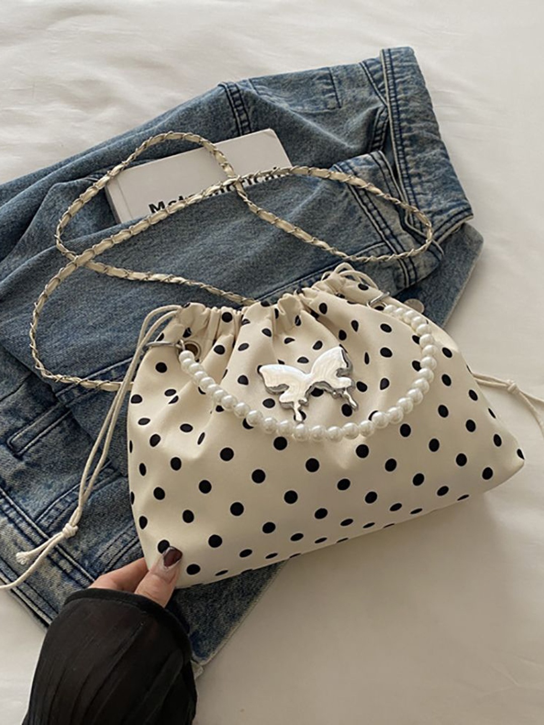 

StyleCast x Revolte Printed Bucket Sling Bag with Applique, White