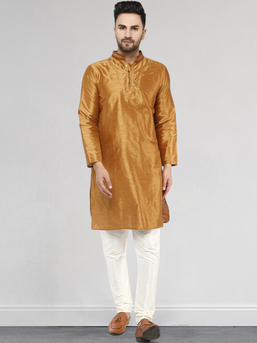 

SKAVIJ Men Ethnic Motifs Embroidered Regular Thread Work Kurta with Churidar, Brown