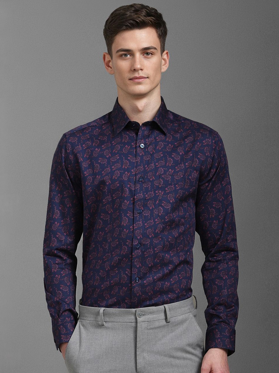 

Louis Philippe Men Classic Floral Opaque Printed Formal Shirt, Navy blue