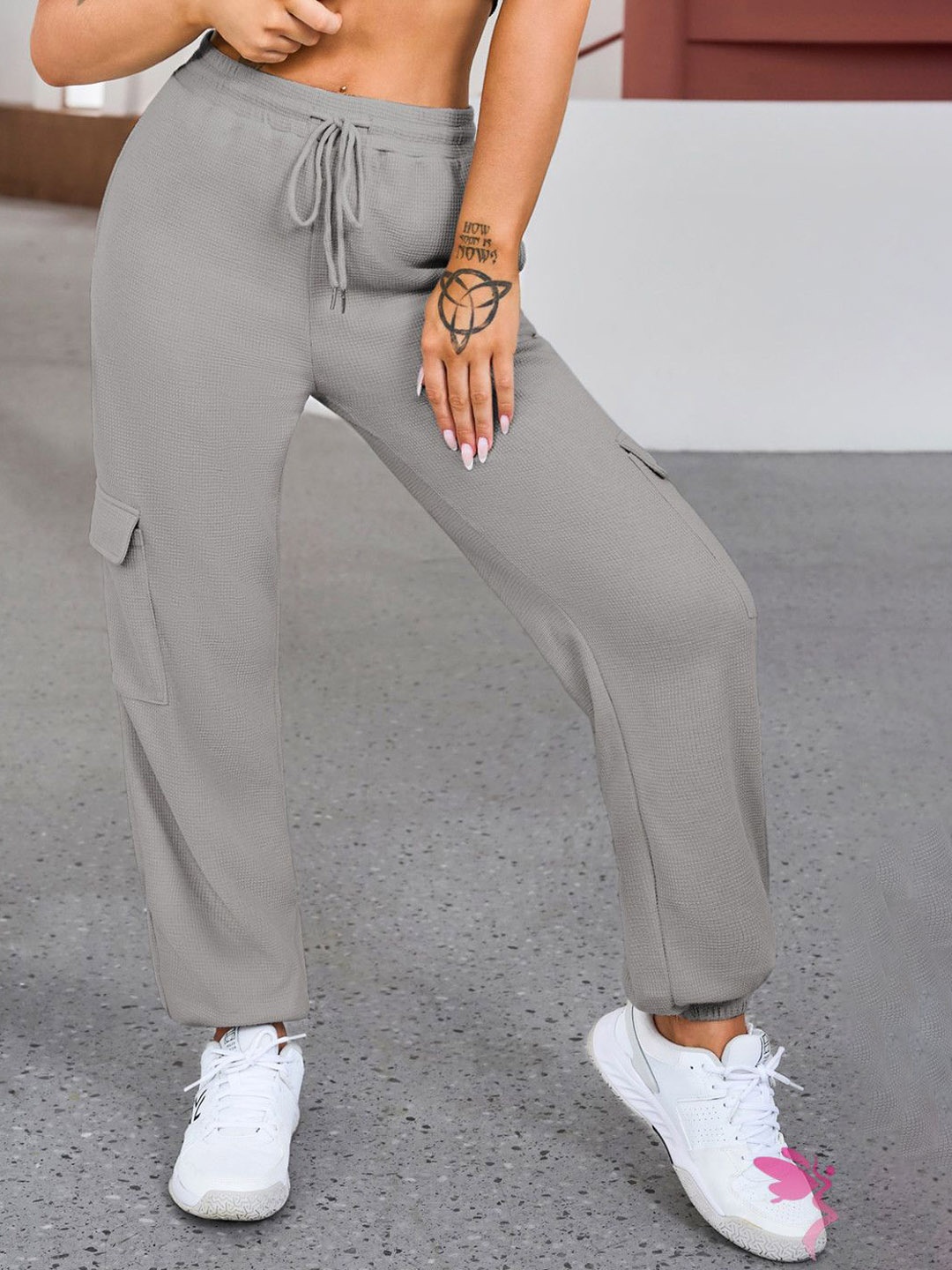 

StyleCast Women Mid-Rise Regular Fit Cargo Styles Jogger, Grey