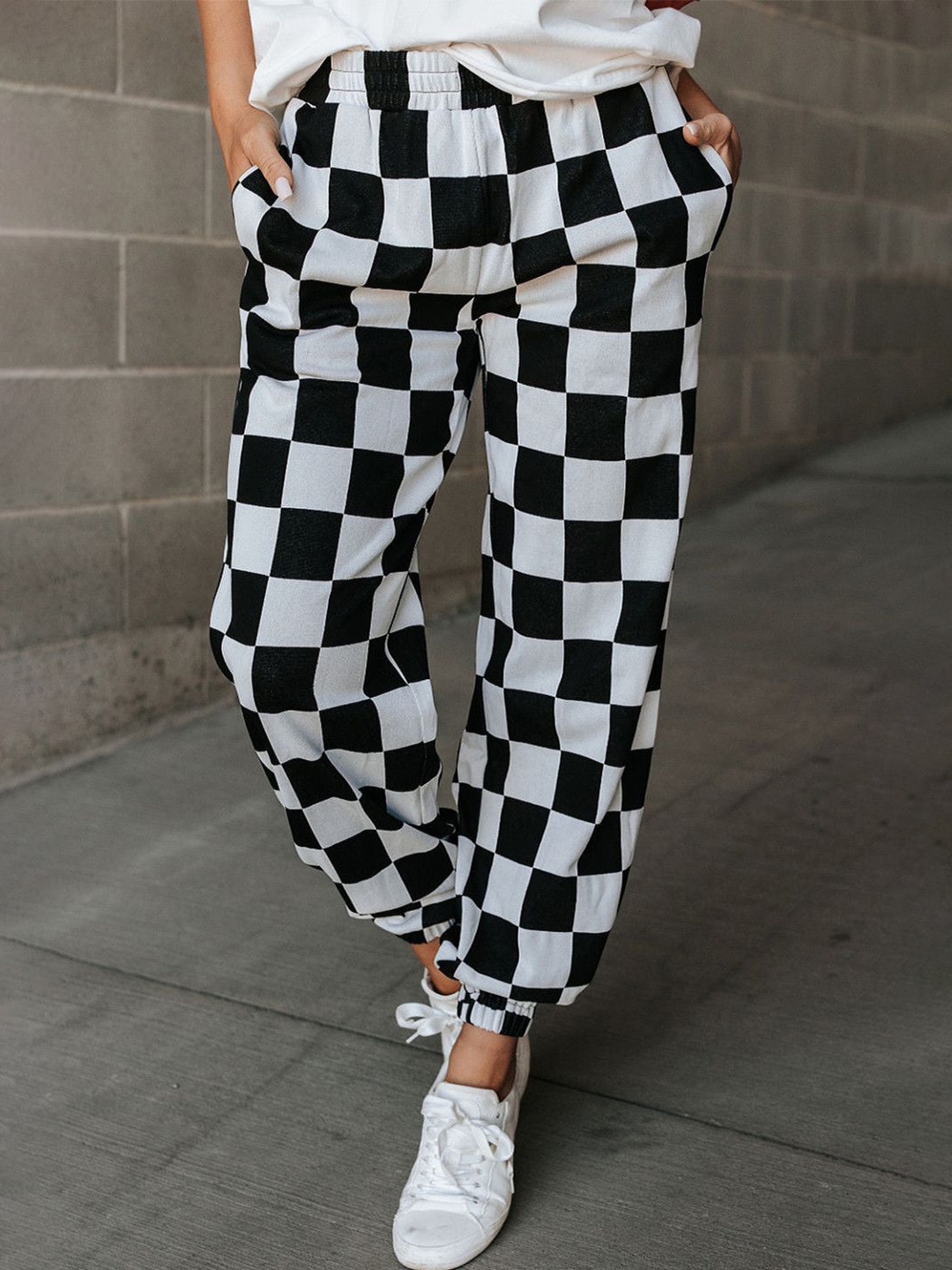

StyleCast Women Checked Mid-Rise Joggers Trousers, Black