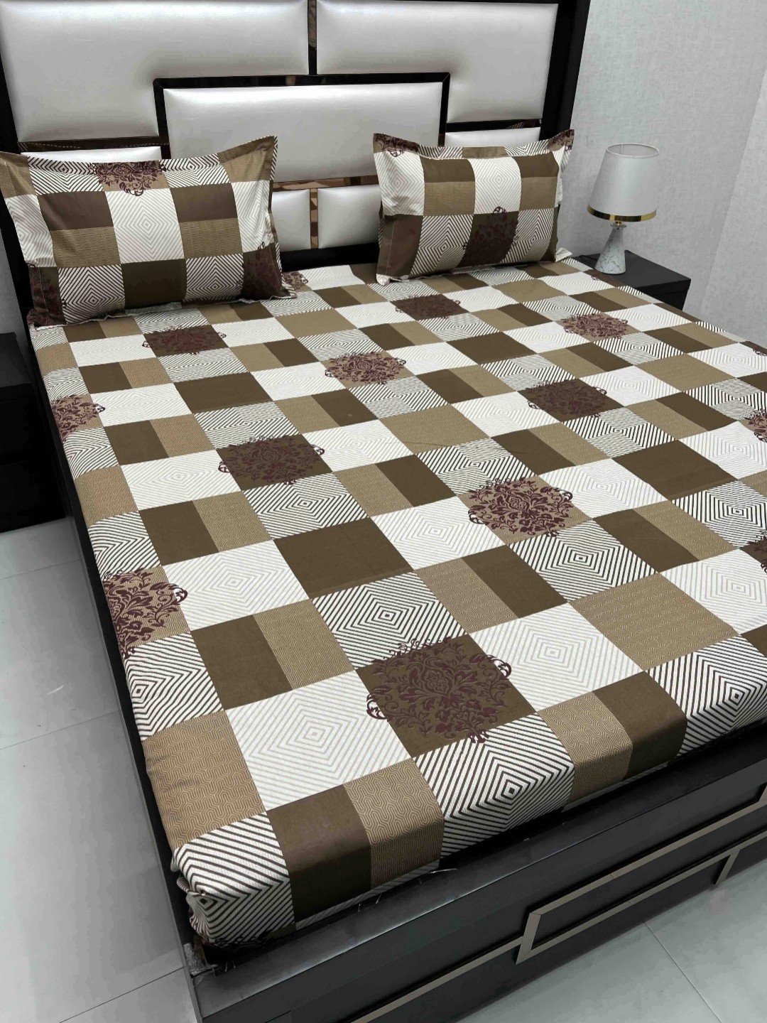 

Pure Decor Passion Brown Printed Pure Cotton 210 TC Queen Bedsheet Set 2.25 m x 2.55 m