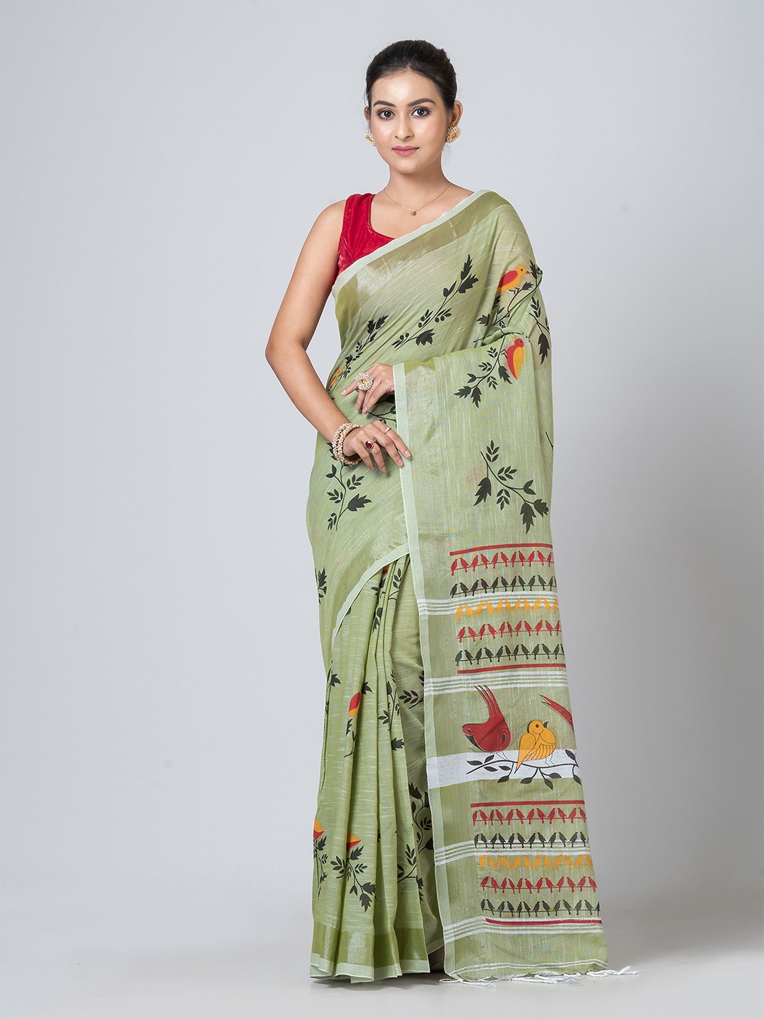 

PUKU Floral Printed Saree with Blouse Piece, Green