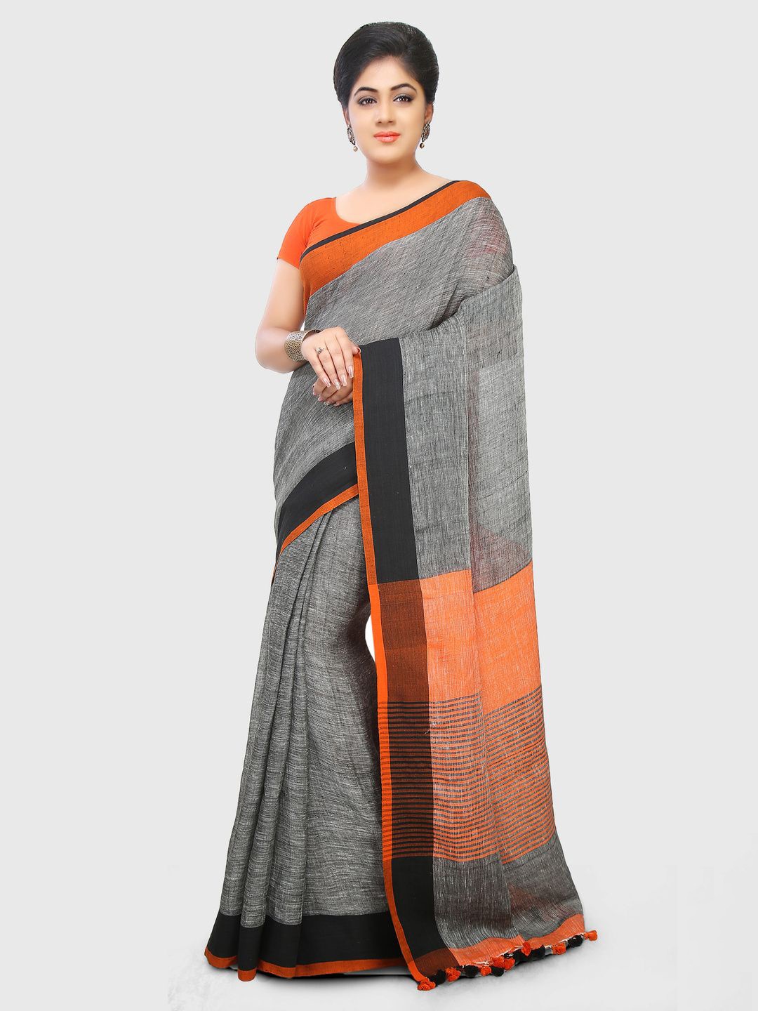 

Crochetin Woven Design Zari Linen Blend Saree, Grey