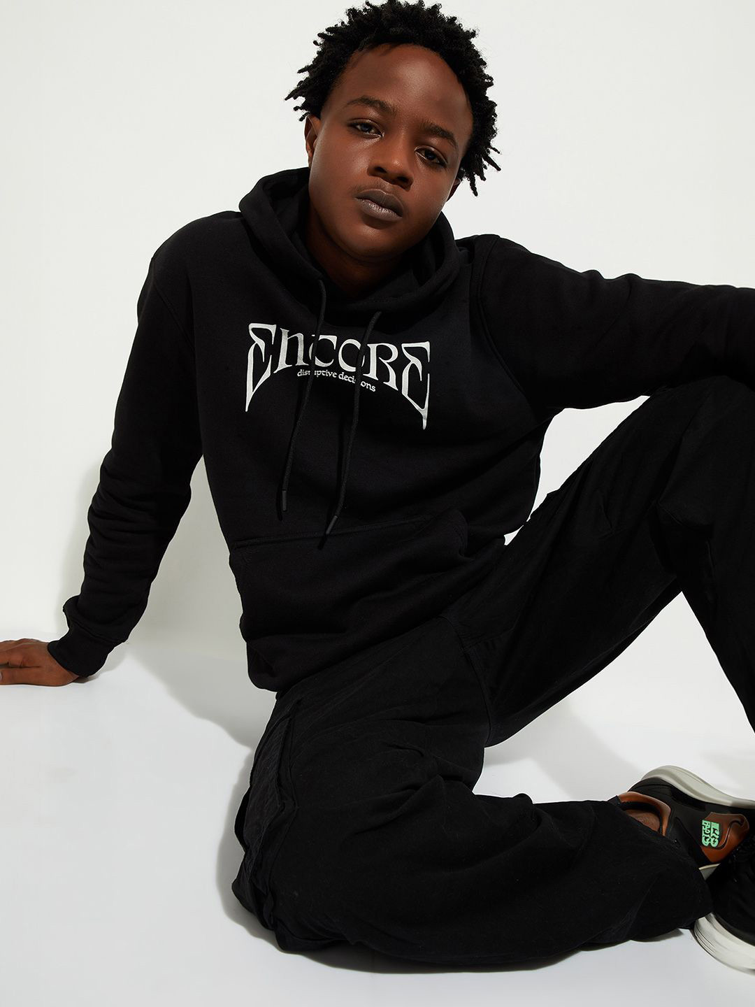 

MAX URB_N Men Printed Hooded Sweatshirt, Black