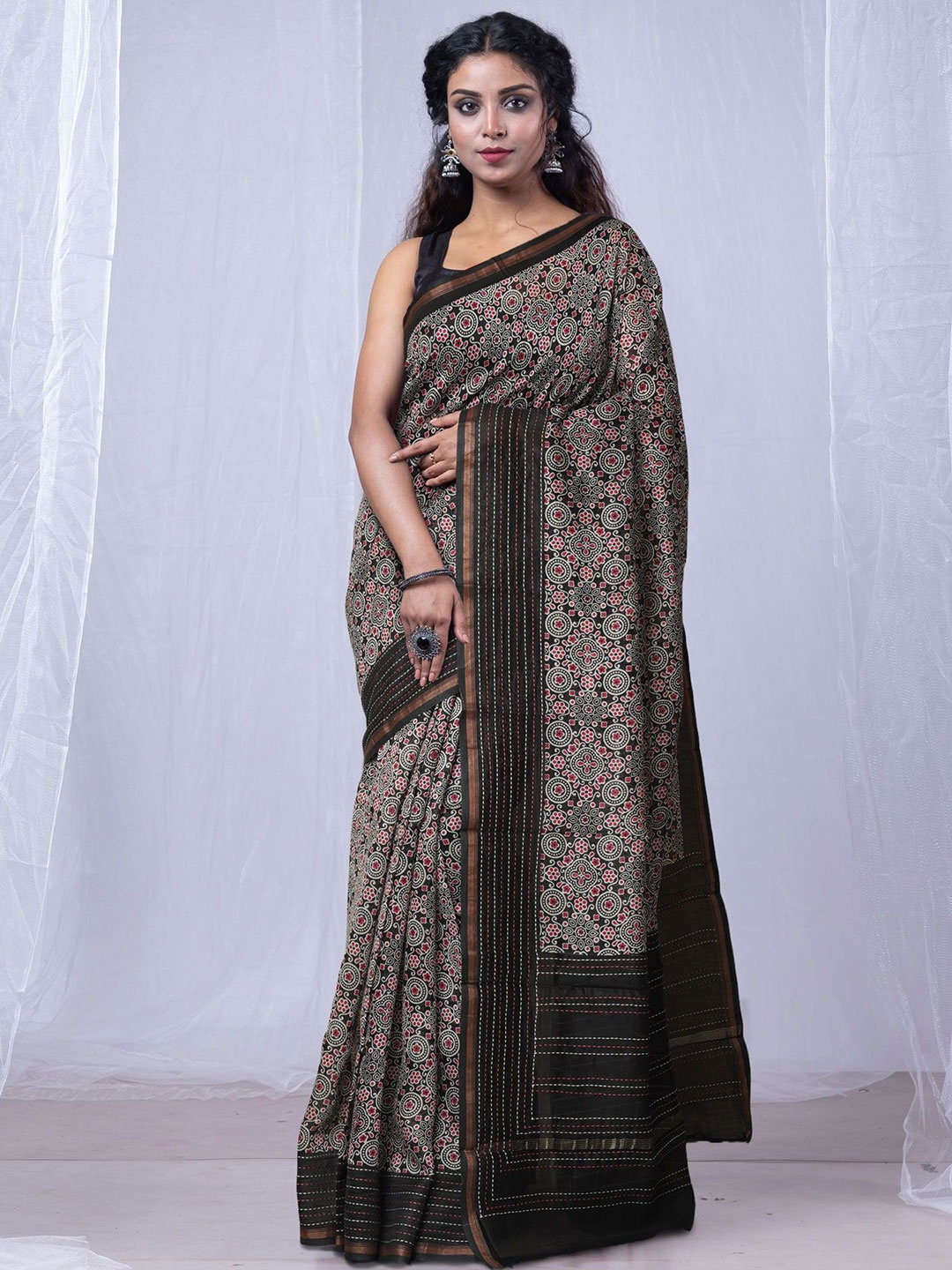 

Unnati Silks Ethnic Motifs Printed Handloom Chanderi Saree, Black