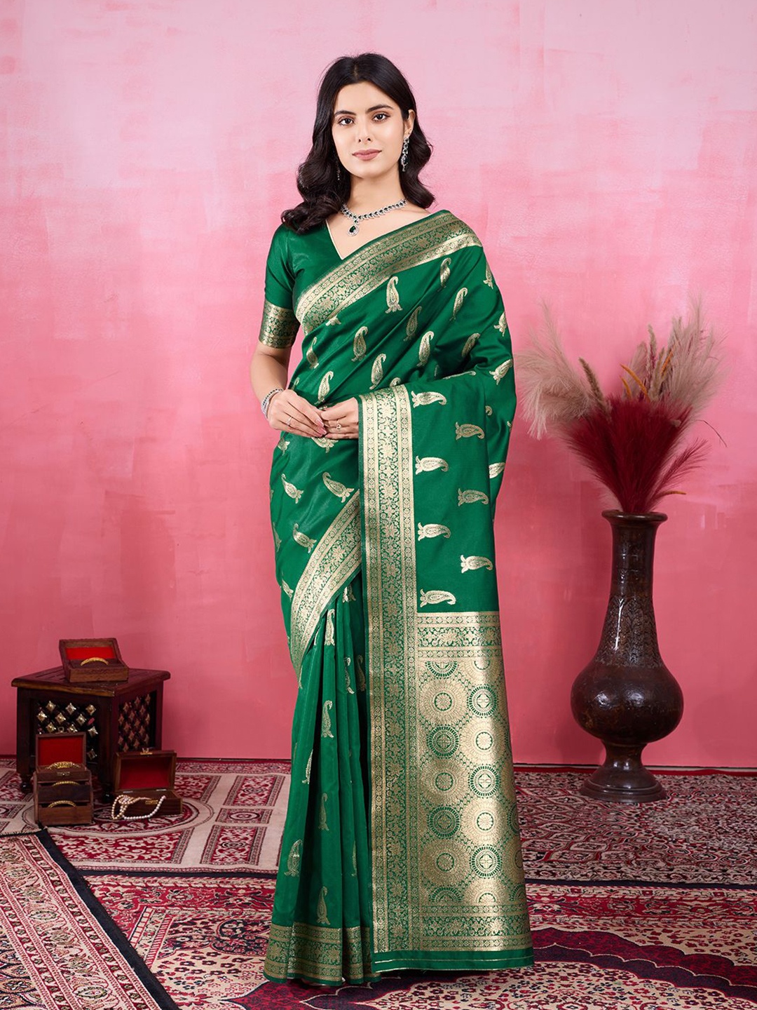 

Kriyansh Woven Design Zari Kanjeevaram Saree, Green