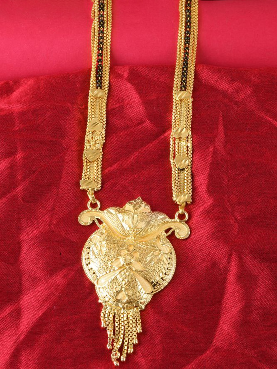 

DIVASTRI Gold-Plated Artificial Beads Mangalsutra