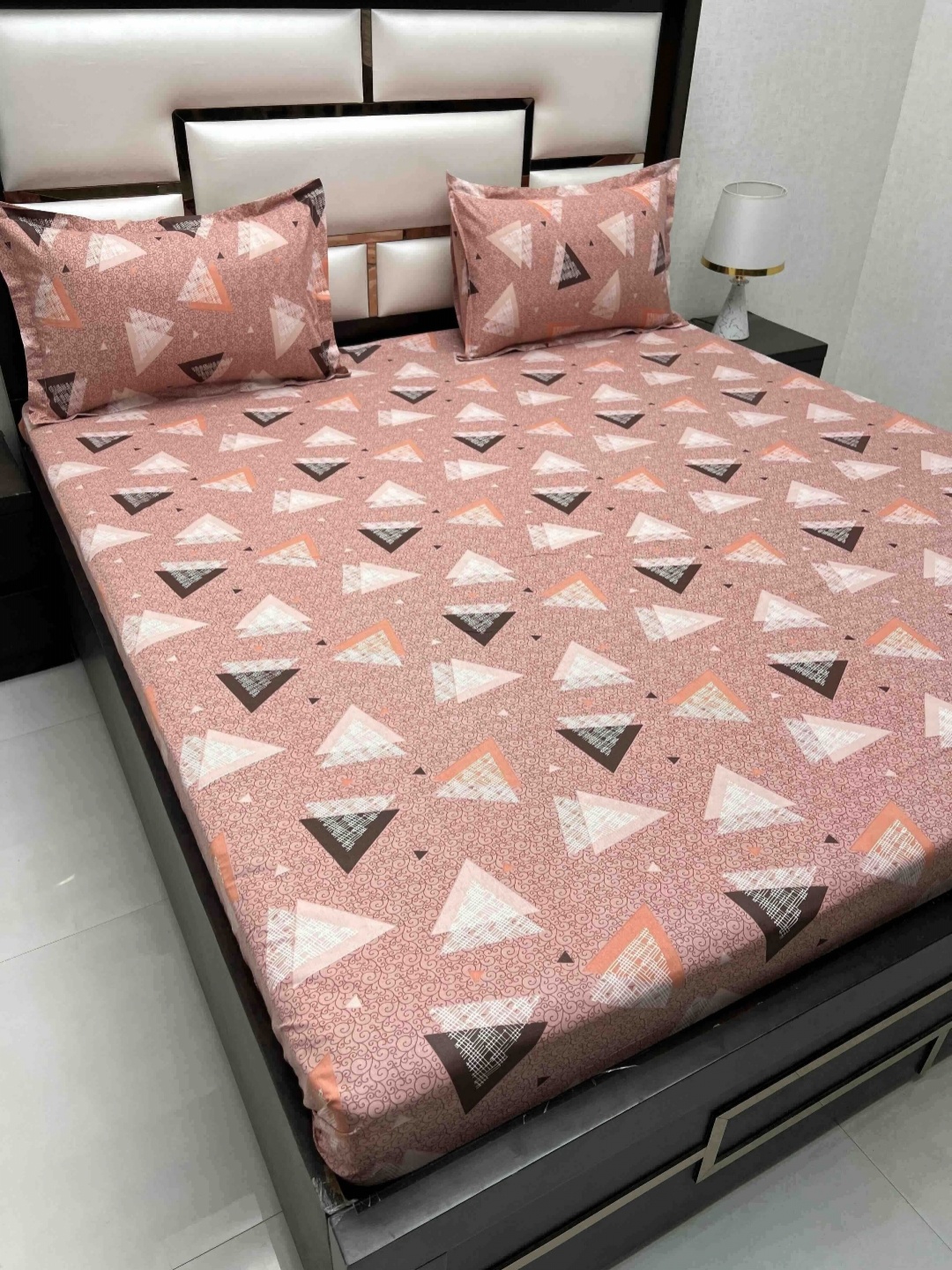 

Pure Decor Passion Pink Geometric Pure Cotton 240TC Queen Bedsheet Set 2.26 m x 2.56 m
