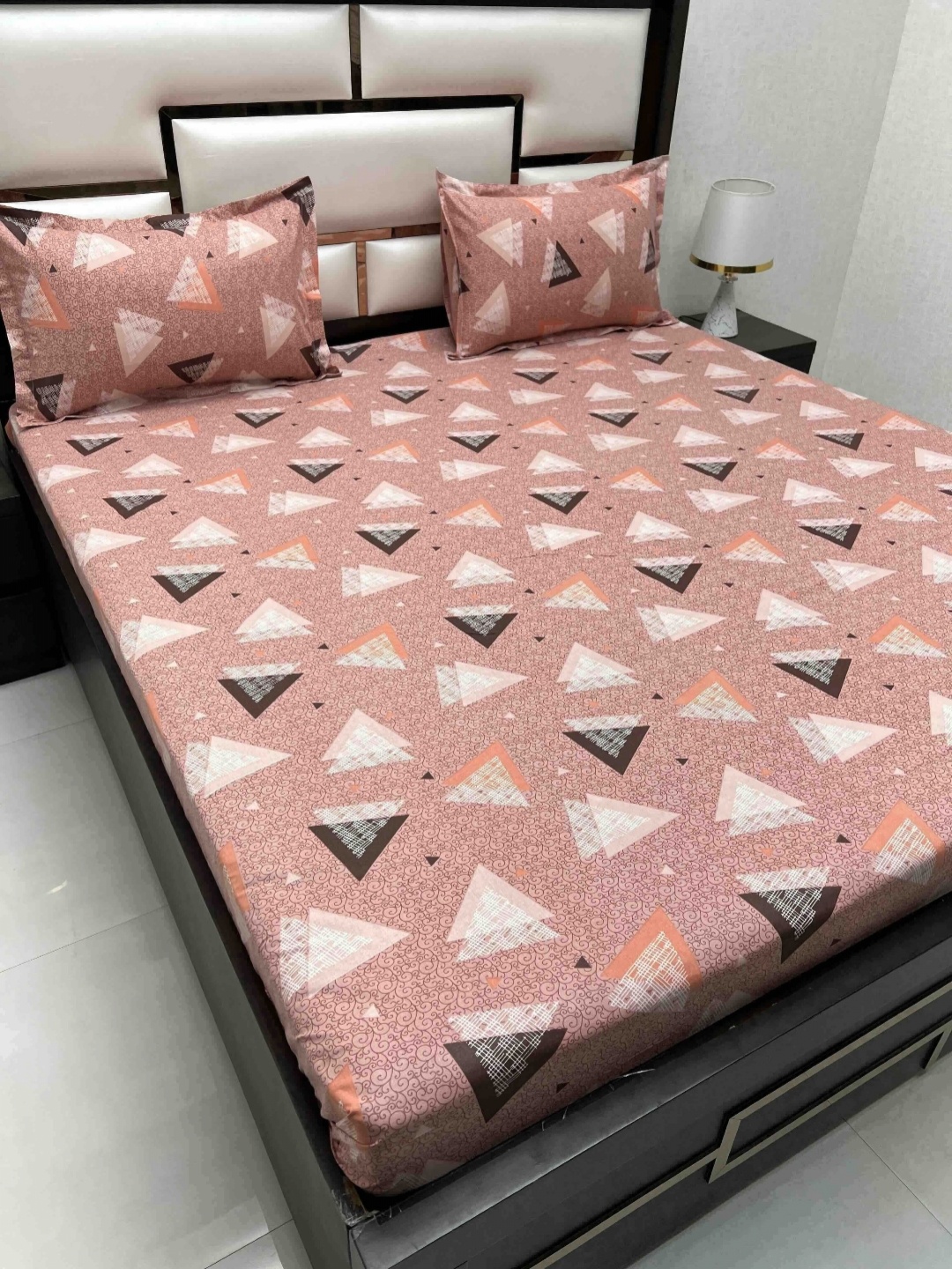 

Pure Decor Passion Brown Printed Pure Cotton 250 TC Queen Bedsheet Set 2.25 m x 2.56 m, Red