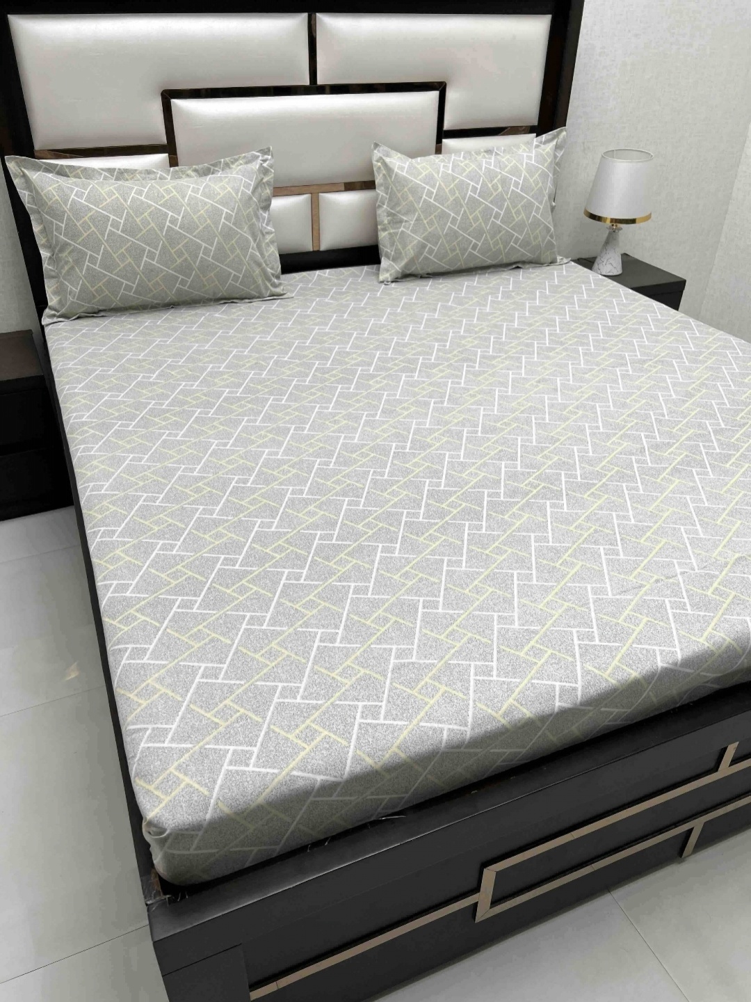 

Pure Decor Passion Grey Printed Pure Cotton 350 TC Queen Bedsheet Set 2.25m x 2.57m