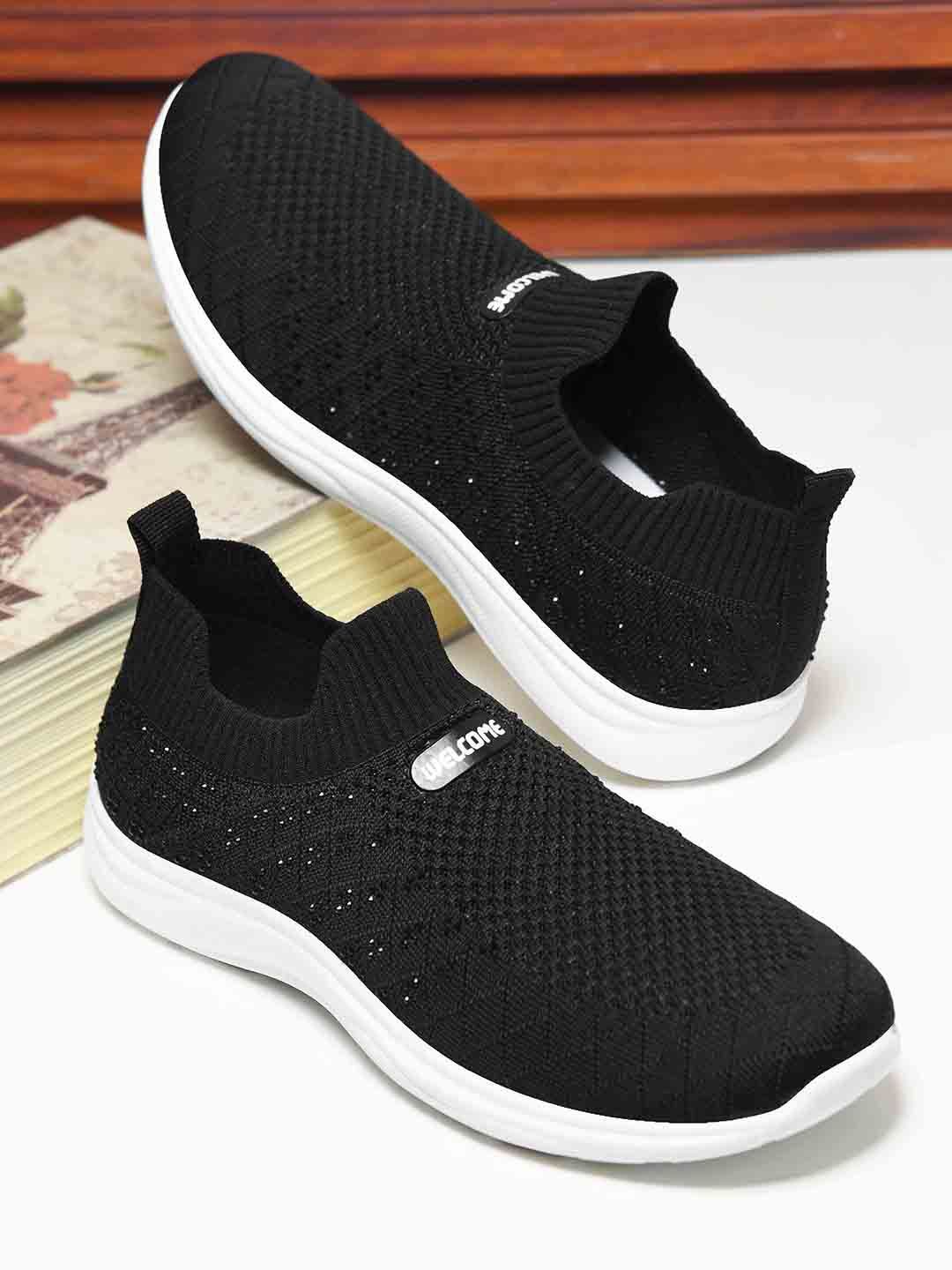 

WELCOME Women Slip-On Sneakers, Black